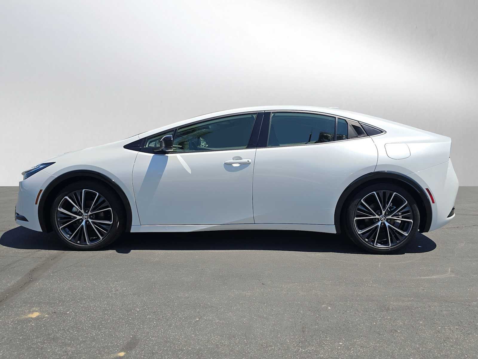 2025 Toyota Prius XLE