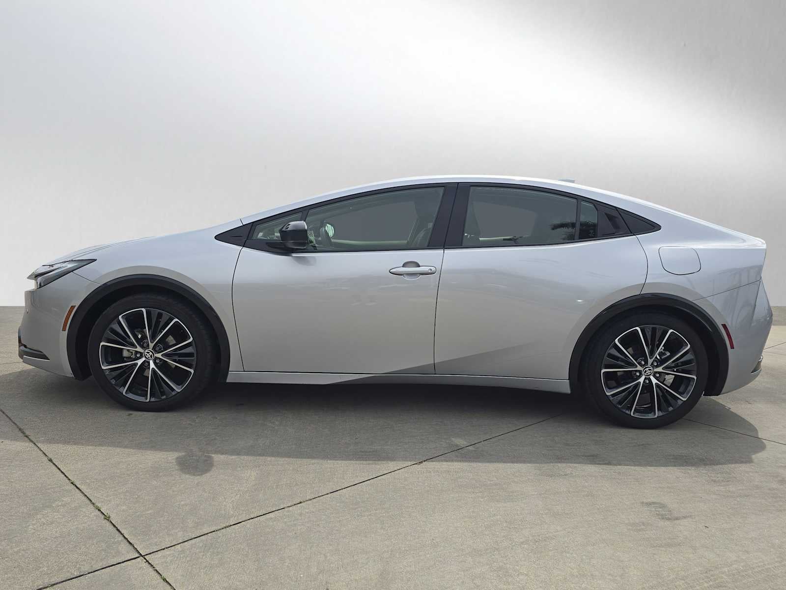 2025 Toyota Prius XLE