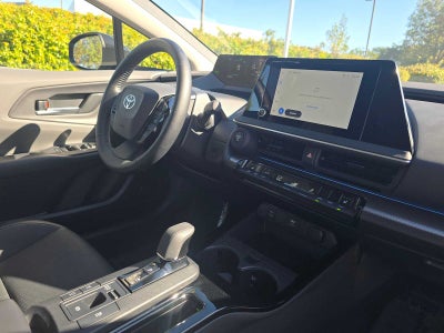 2025 Toyota Prius XLE