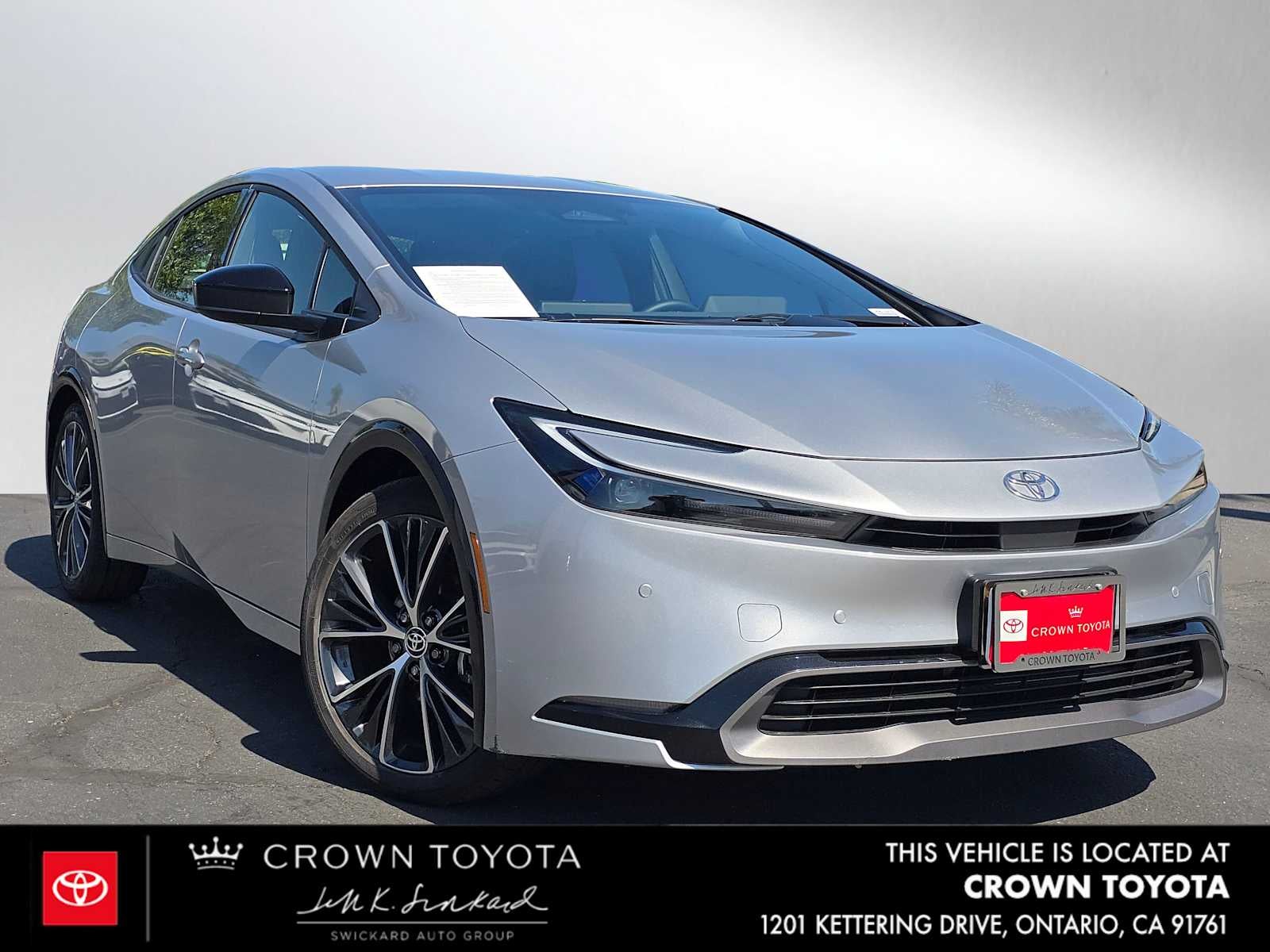 2025 Toyota Prius XLE FWD's photo