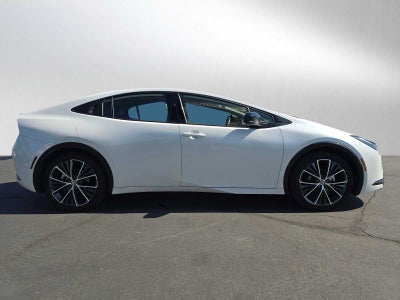 2025 Toyota Prius XLE