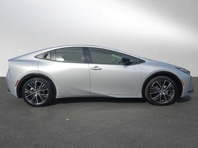 2025 Toyota Prius XLE