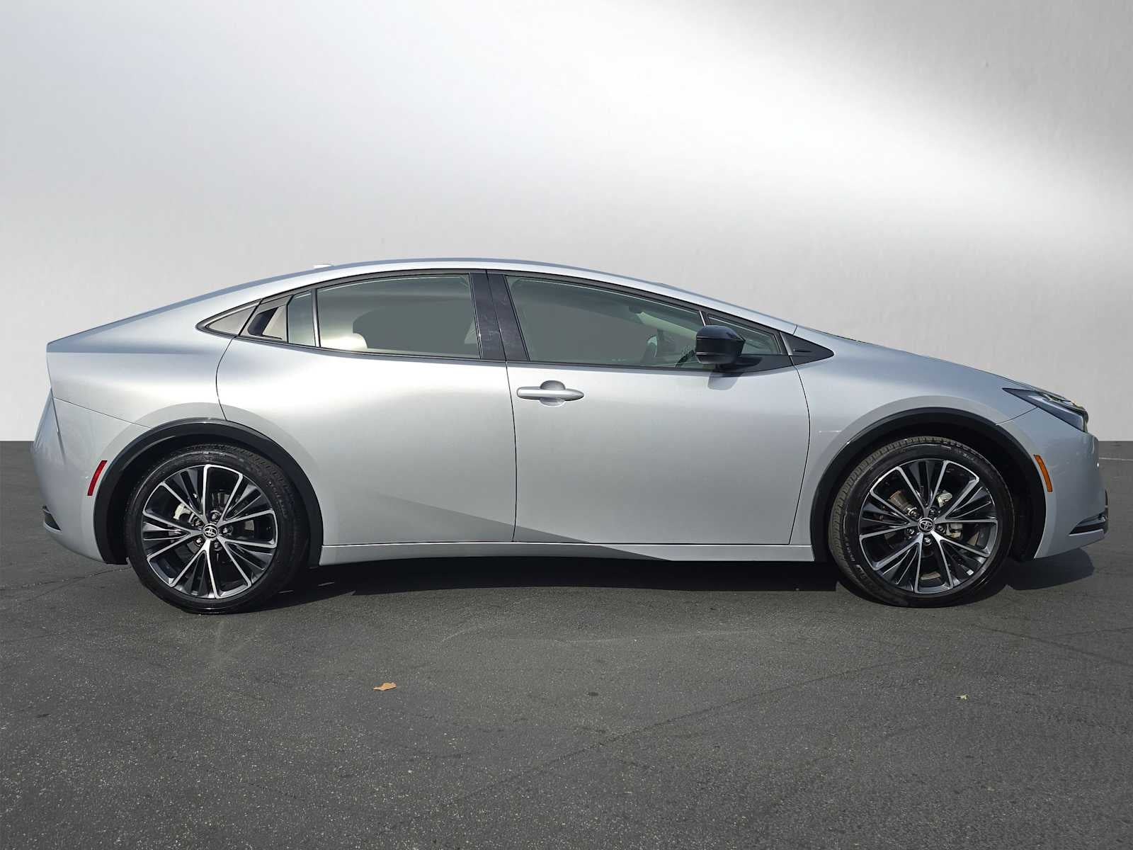 2025 Toyota Prius XLE