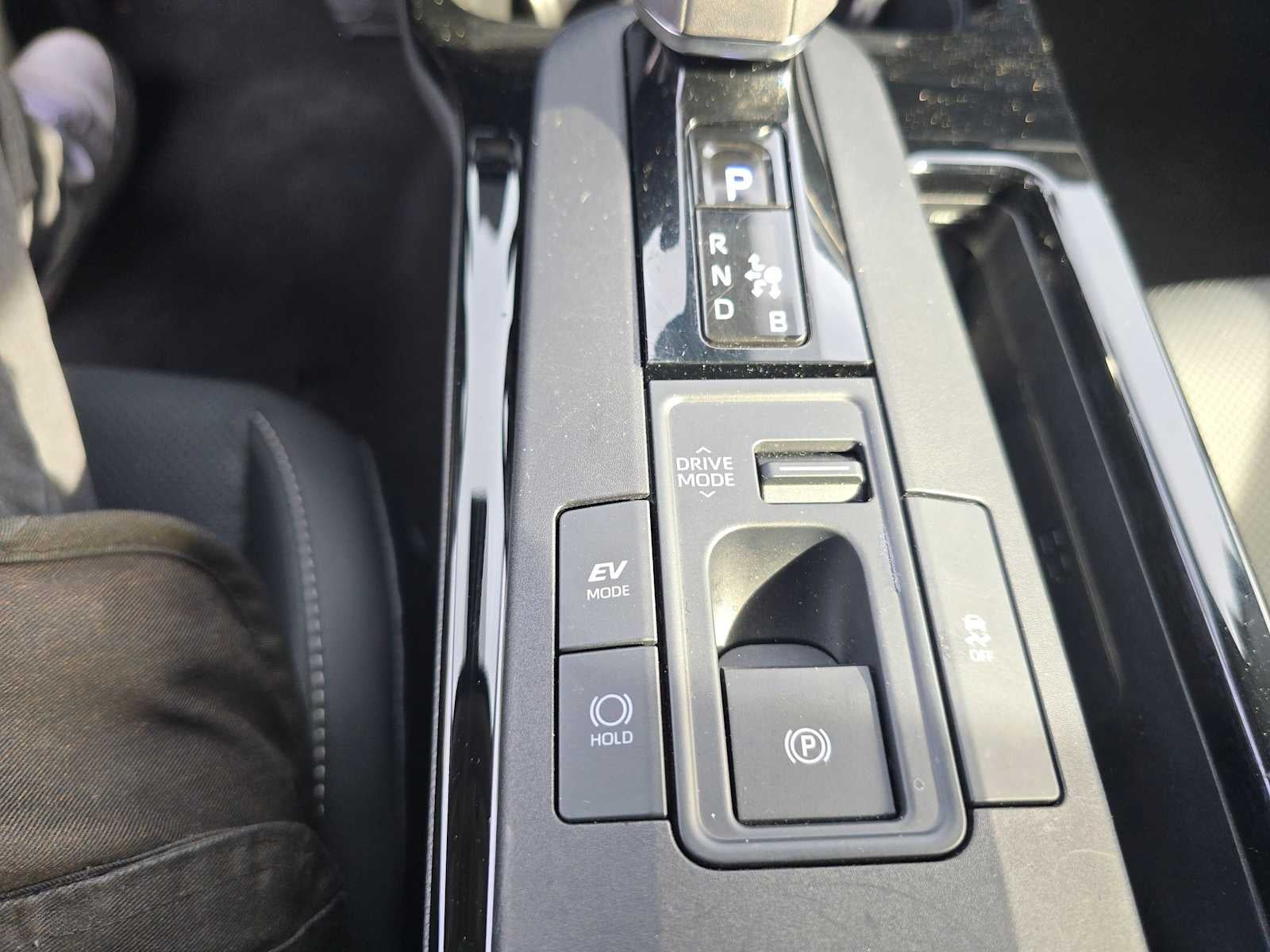 2025 Toyota Prius XLE