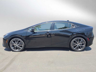 2025 Toyota Prius XLE