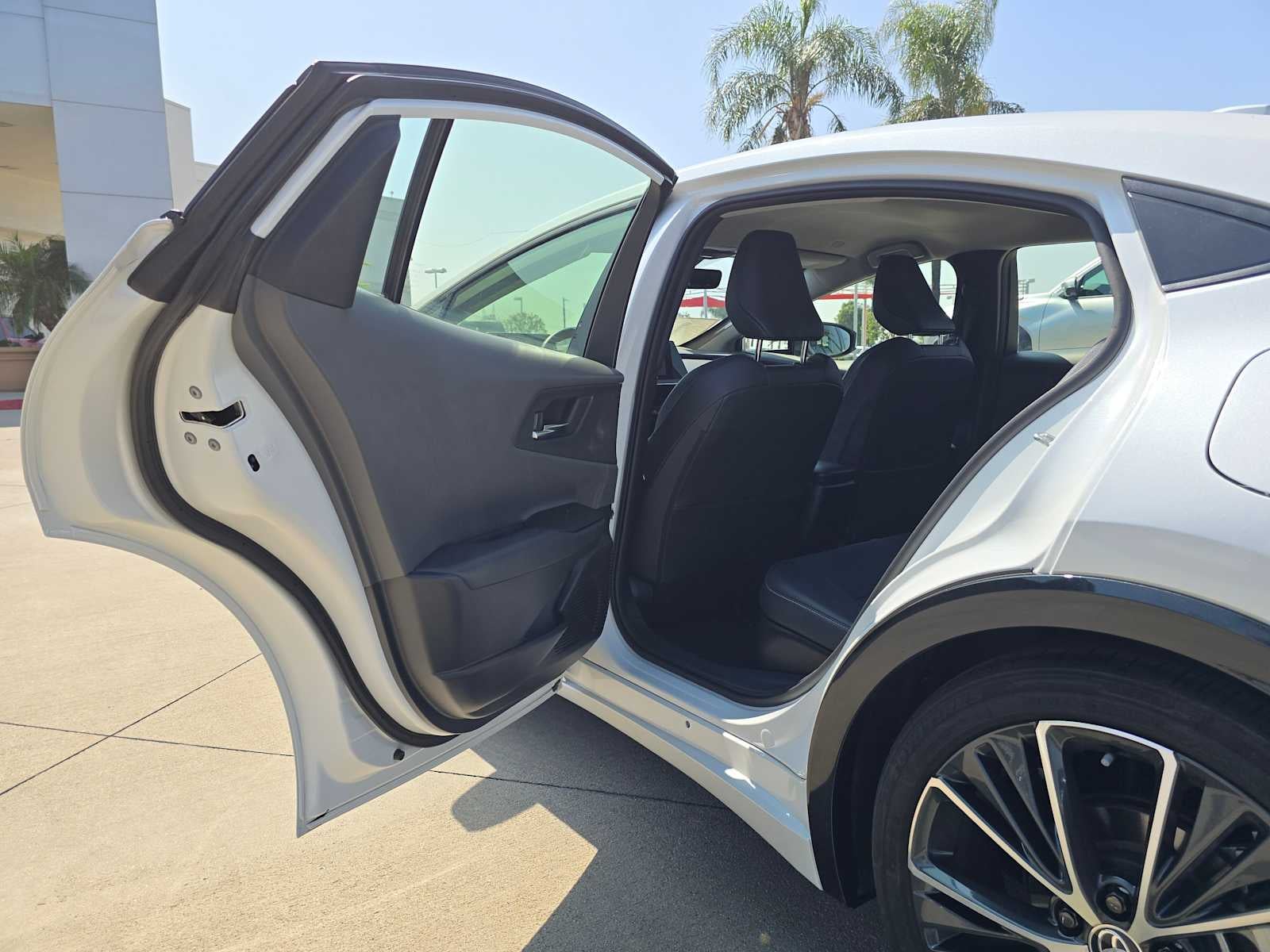 2025 Toyota Prius XLE