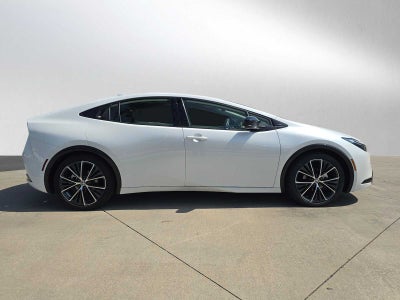 2025 Toyota Prius XLE