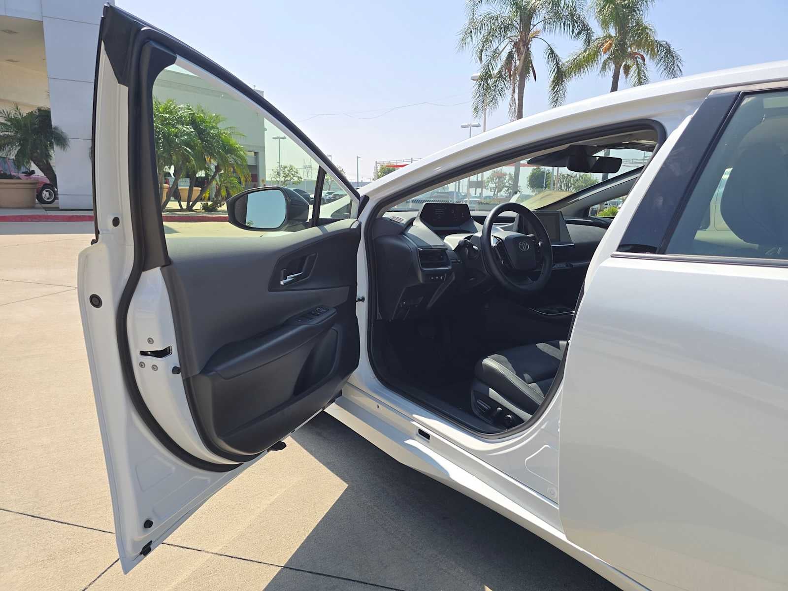 2025 Toyota Prius XLE