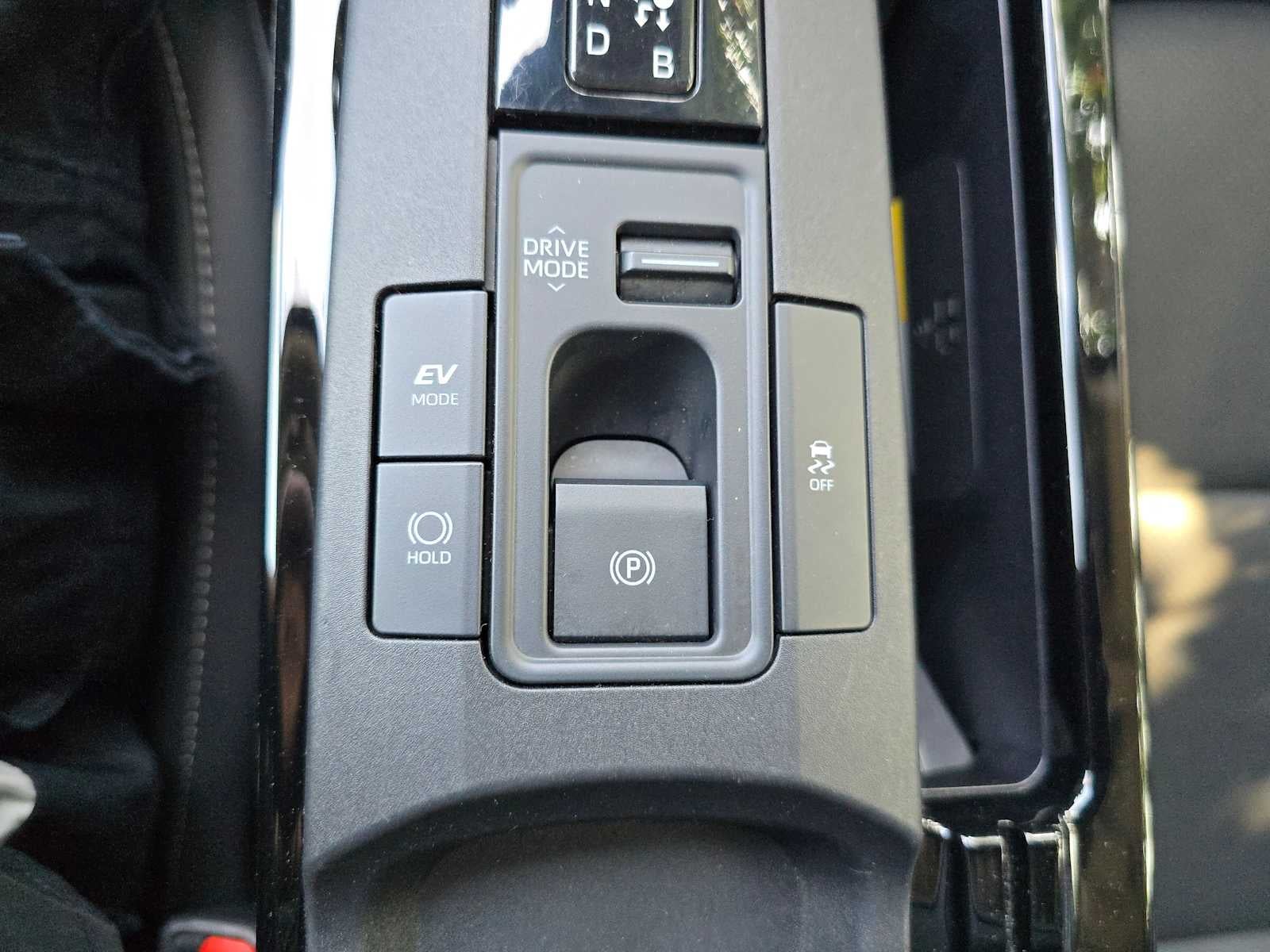 2025 Toyota Prius XLE