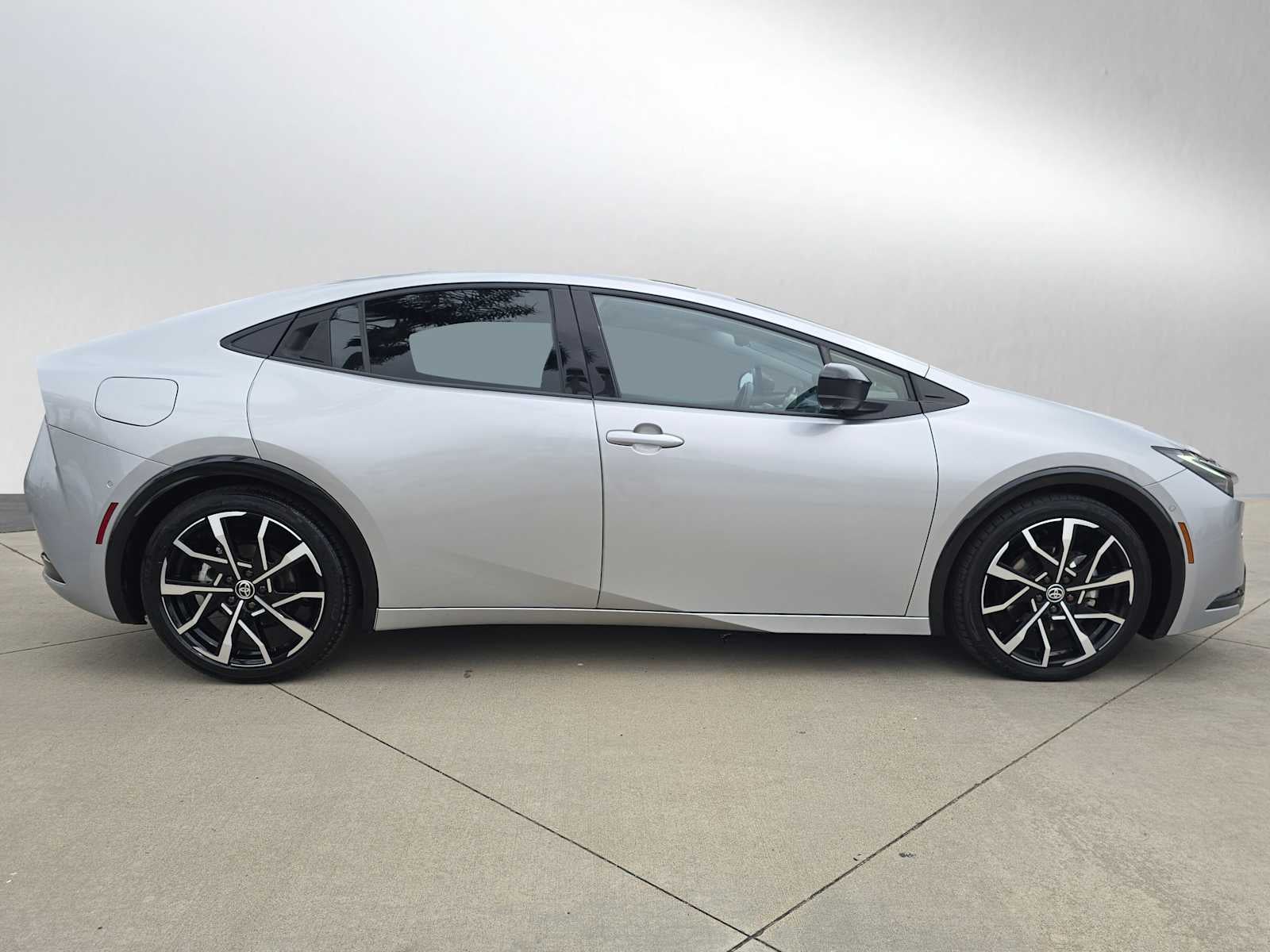 Used 2024 Toyota Prius Prime XSE Premium with VIN JTDACACU1R3028577 for sale in Ontario, CA