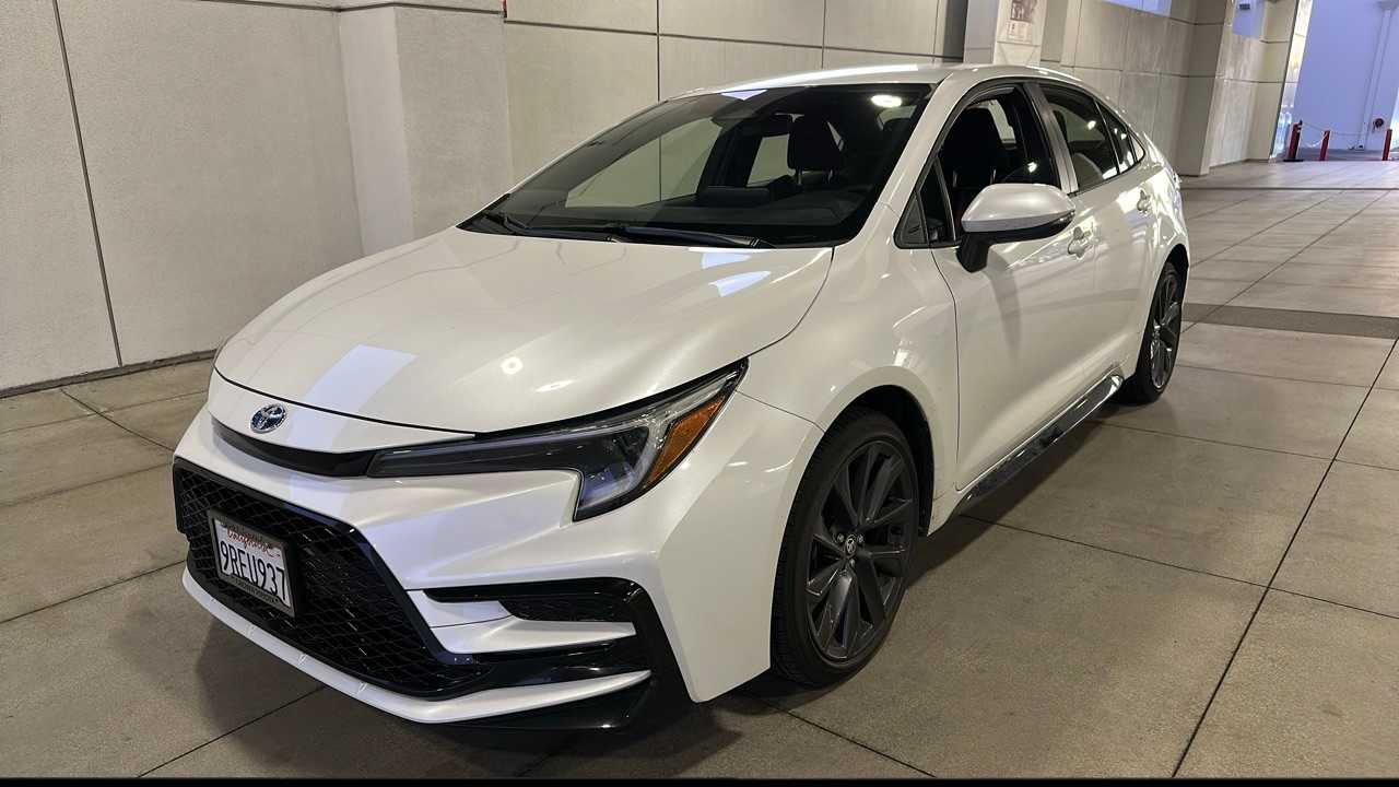 2025 Toyota Corolla Hybrid SE