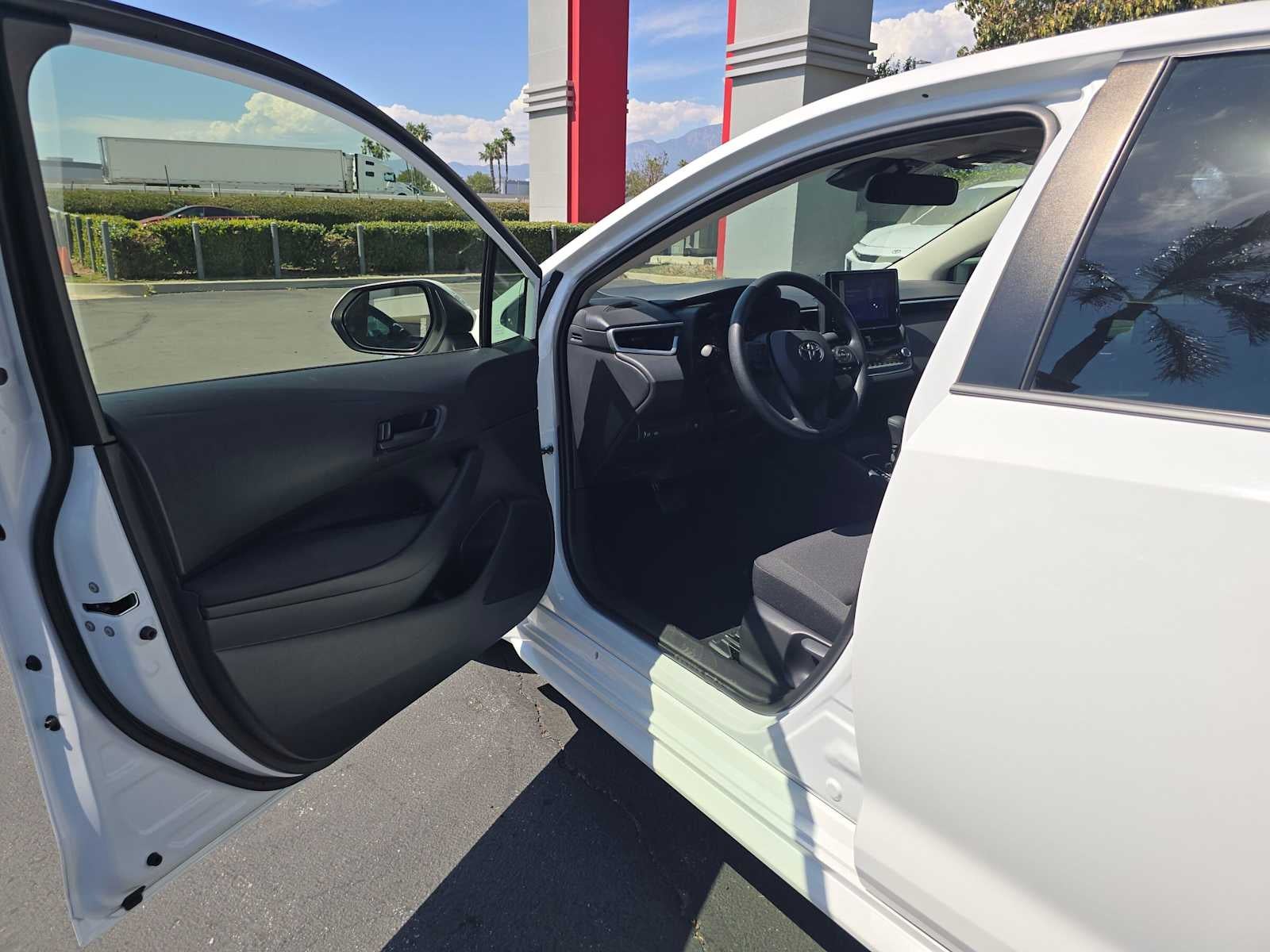 2025 Toyota Corolla Hybrid LE