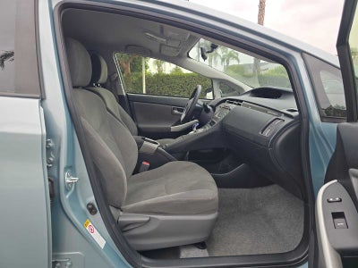2014 Toyota Prius Plug-In Base