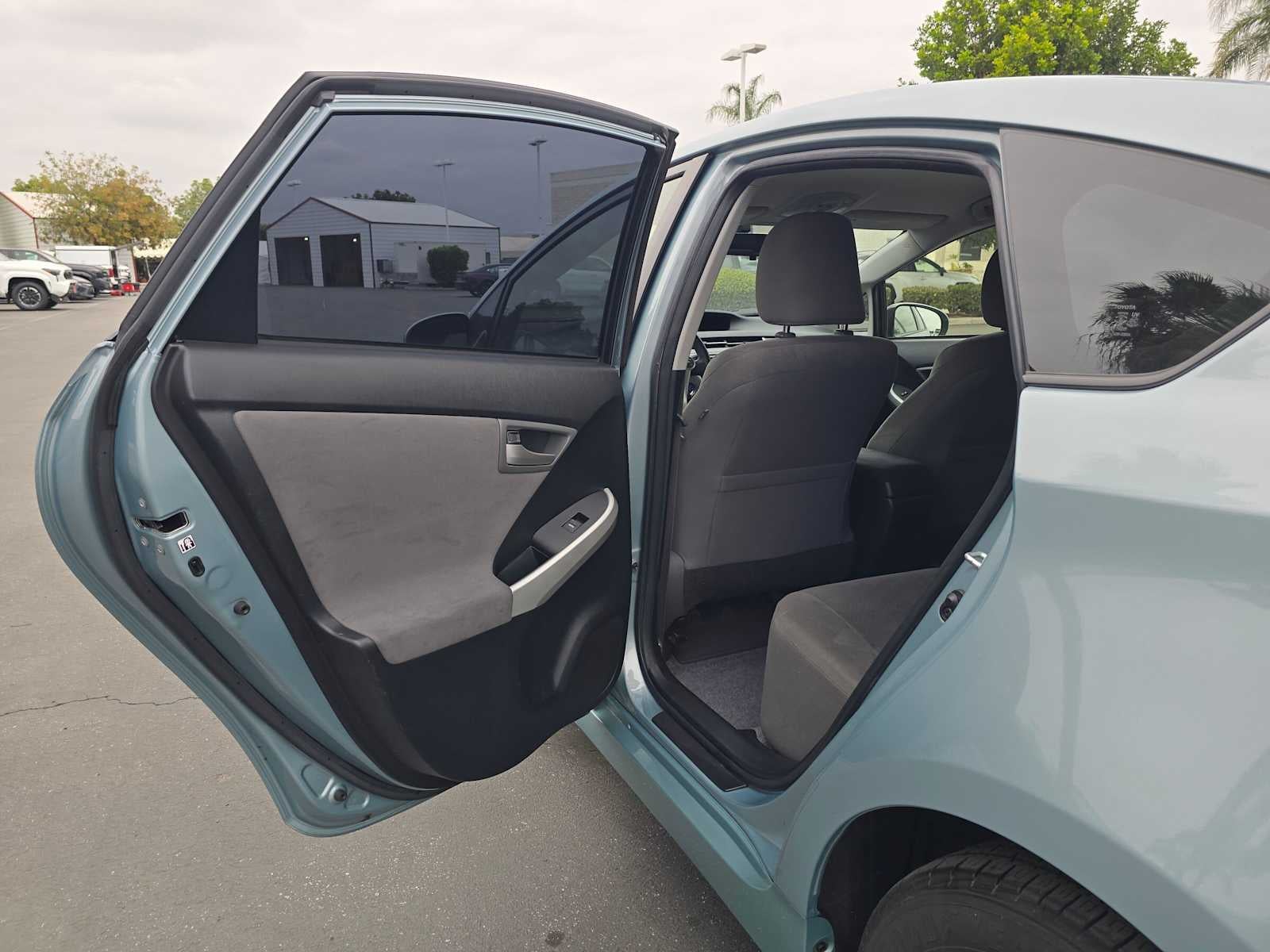 2014 Toyota Prius Plug-In Base