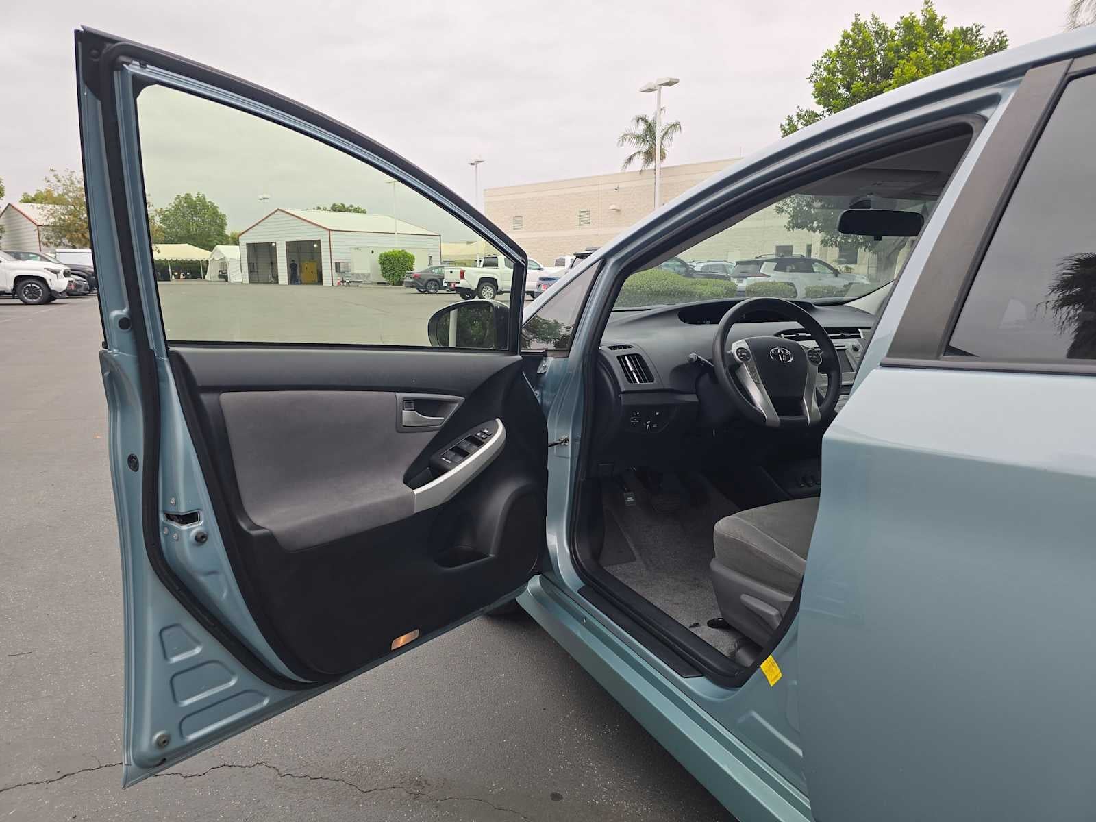 2014 Toyota Prius Plug-In Base