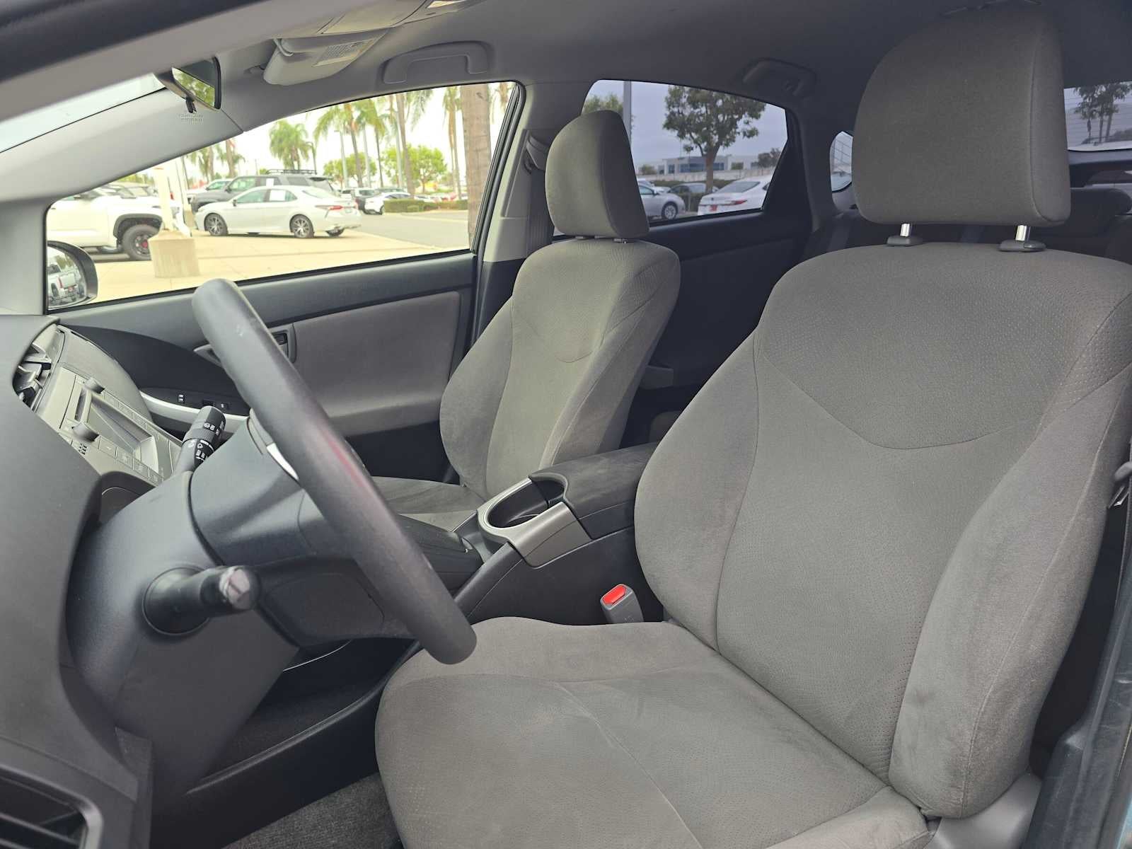 2014 Toyota Prius Plug-In Base