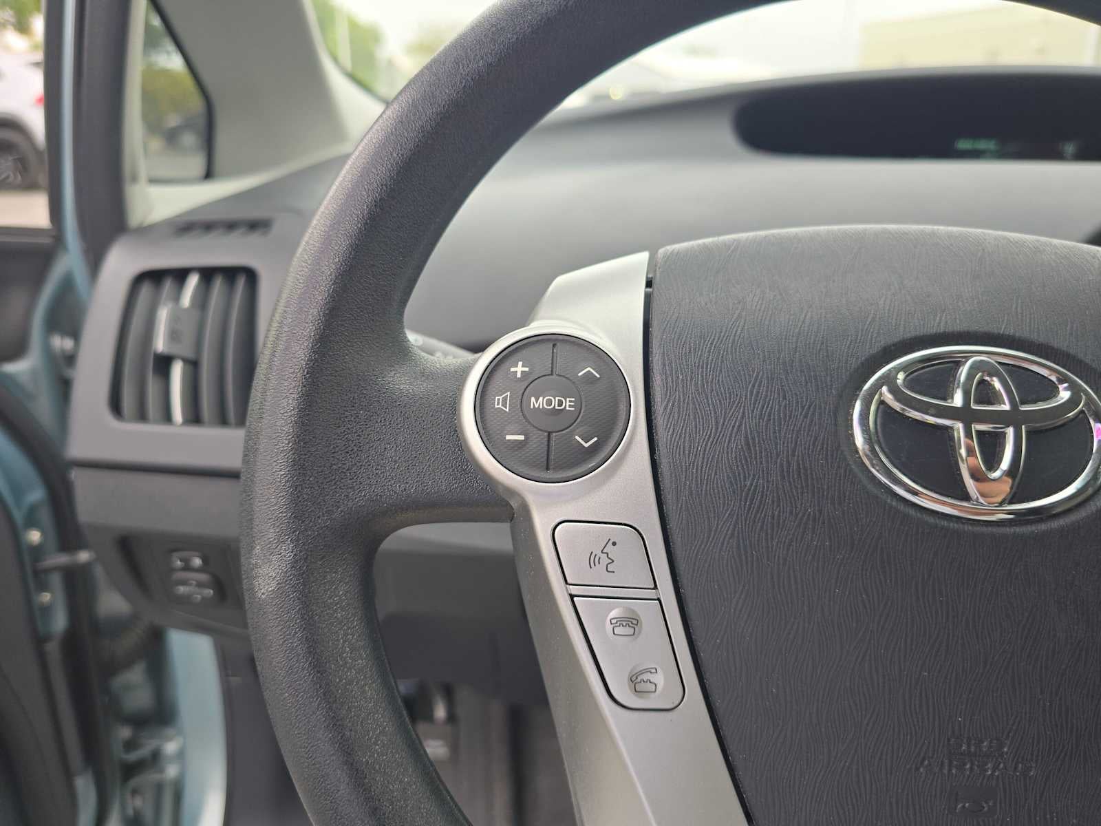 2014 Toyota Prius Plug-In Base