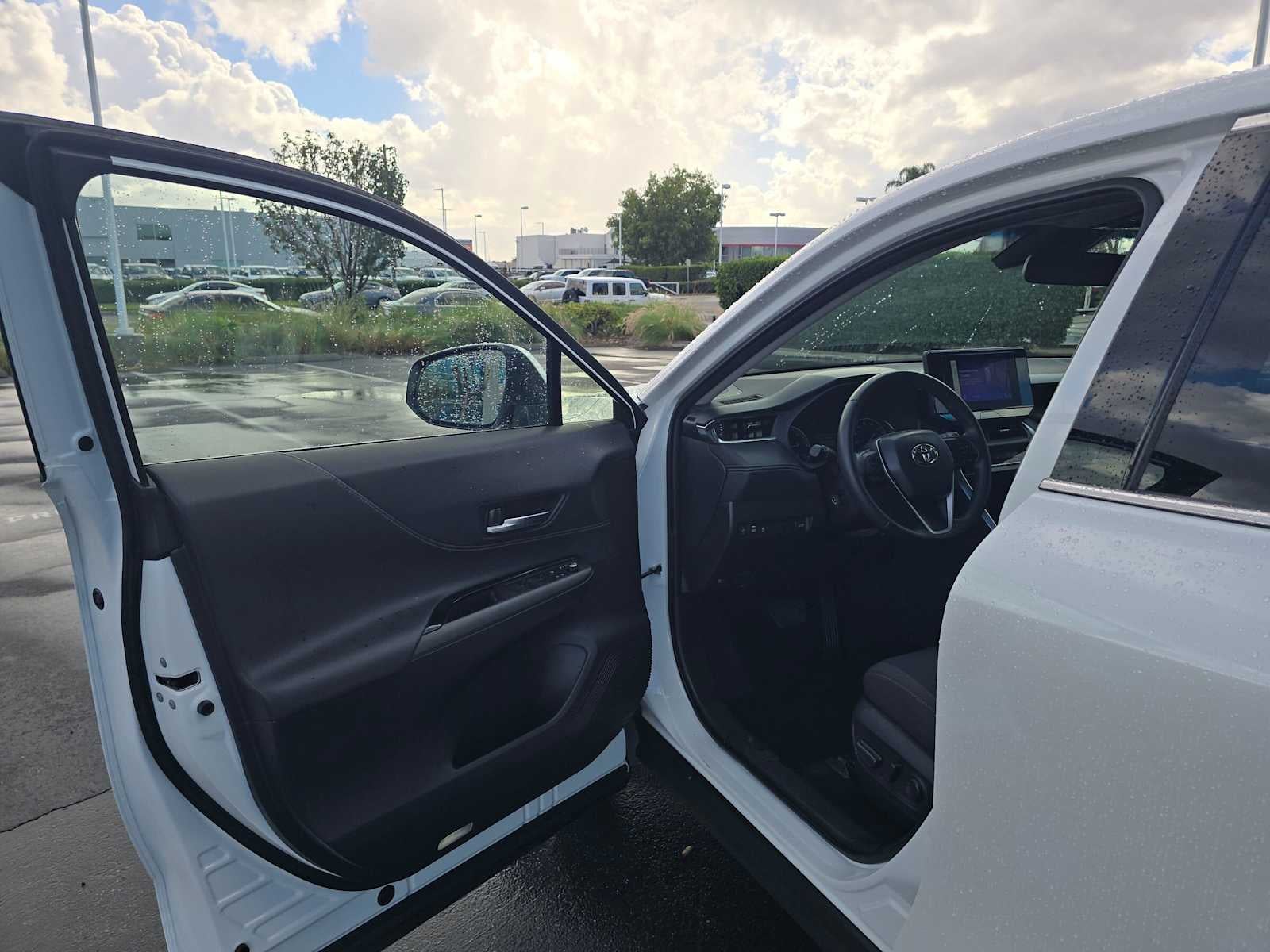 2024 Toyota Venza LE