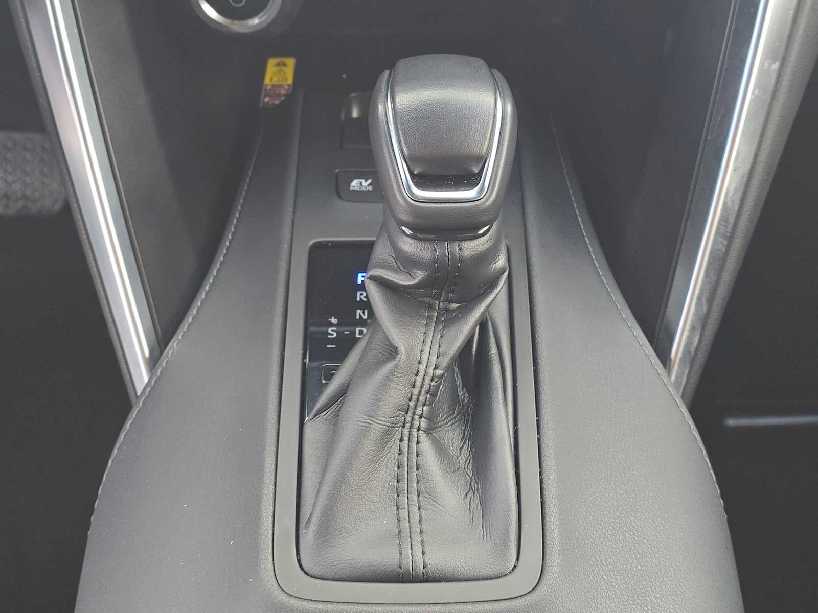 2024 Toyota Venza LE