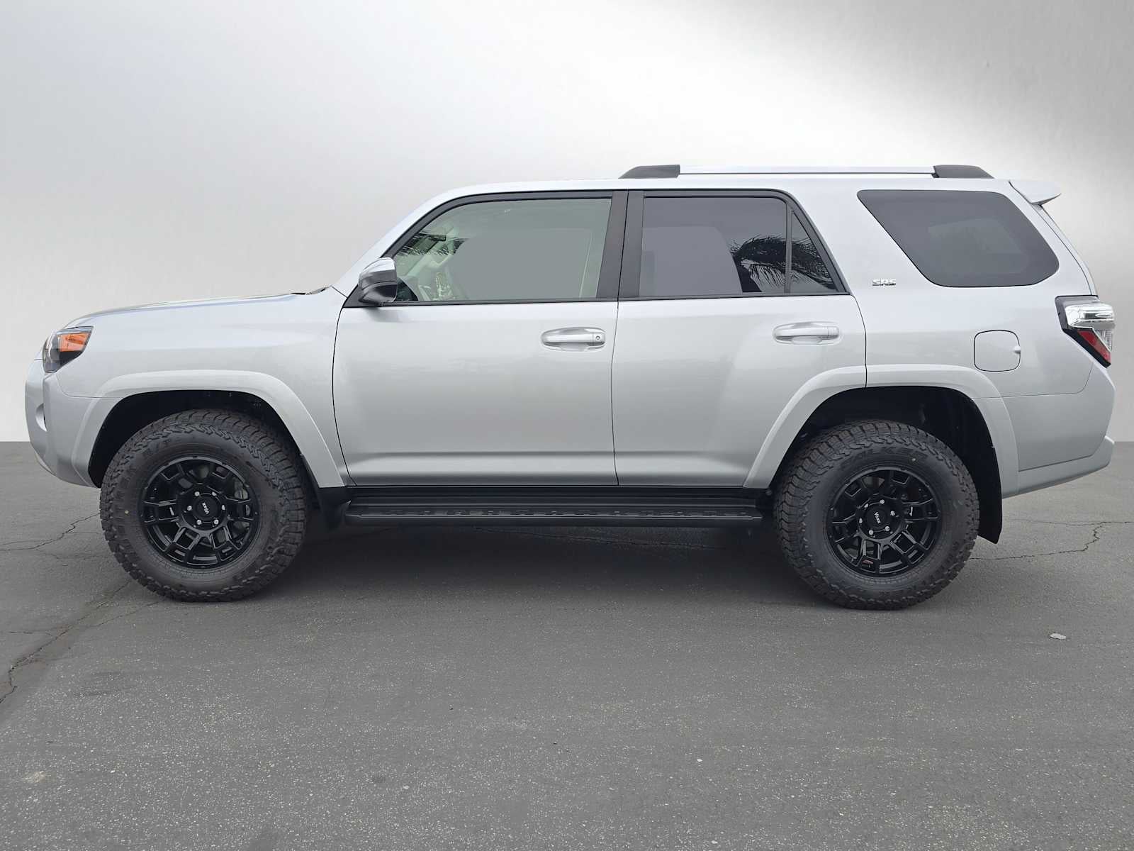 2024 Toyota 4Runner SR5 - Photo 6