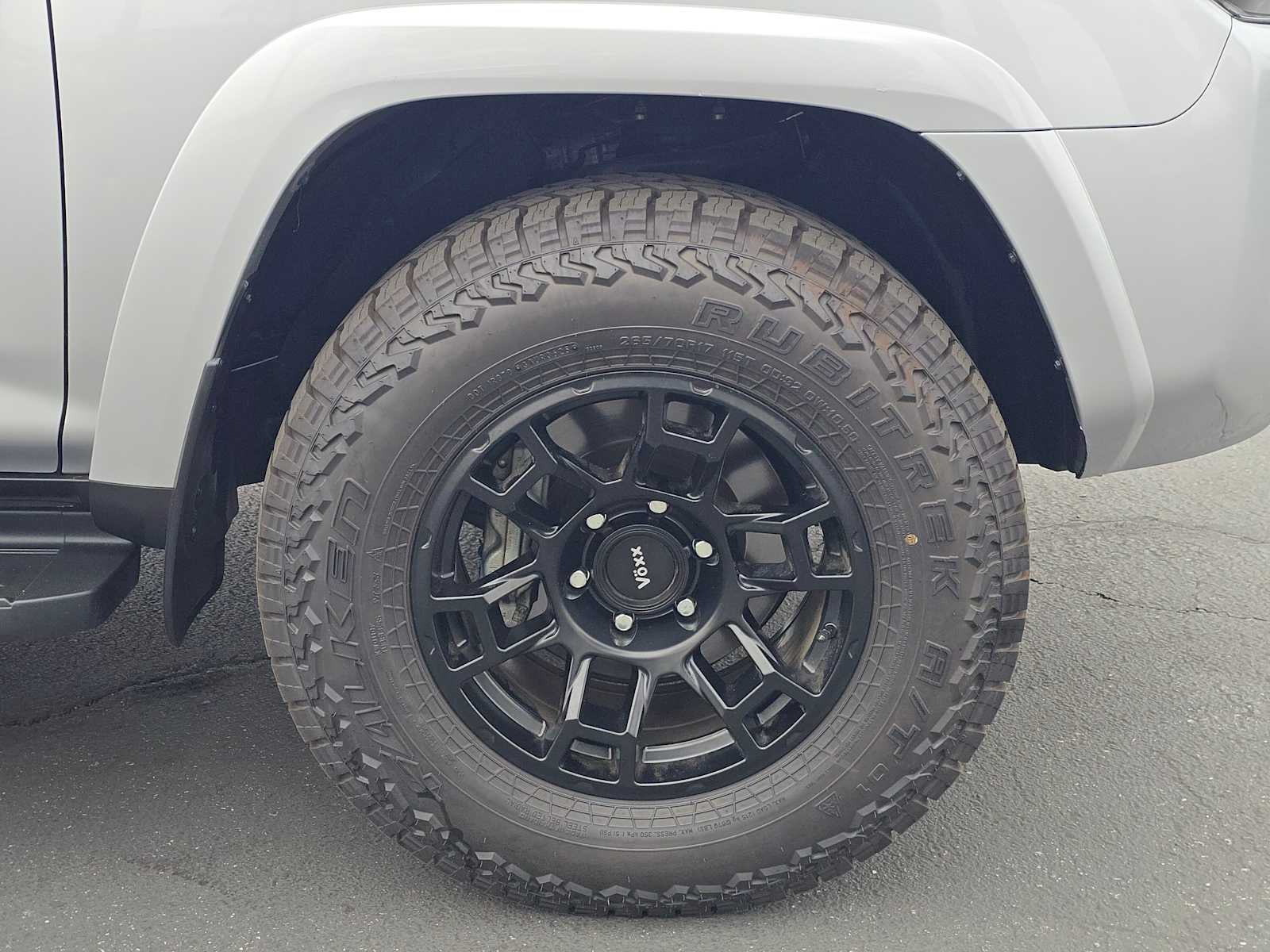 2024 Toyota 4Runner SR5 - Photo 8