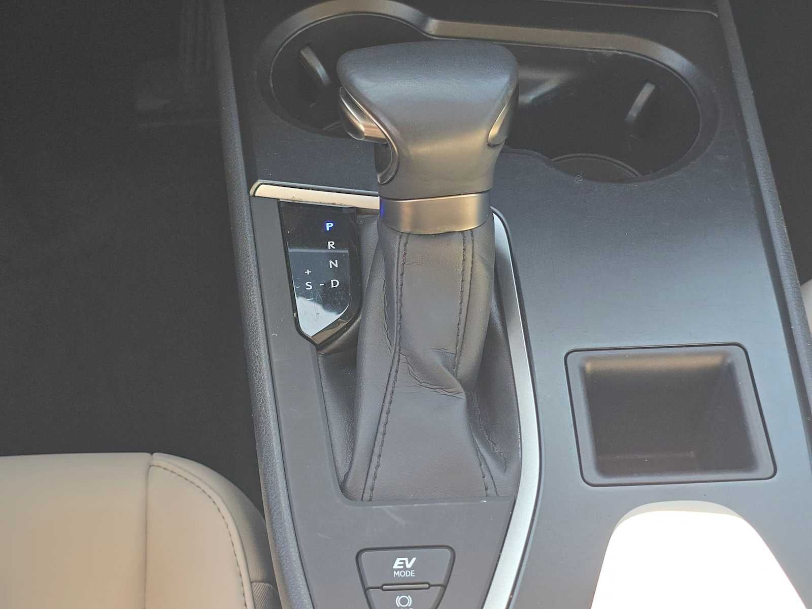 2024 Lexus UX 250h F SPORT Design