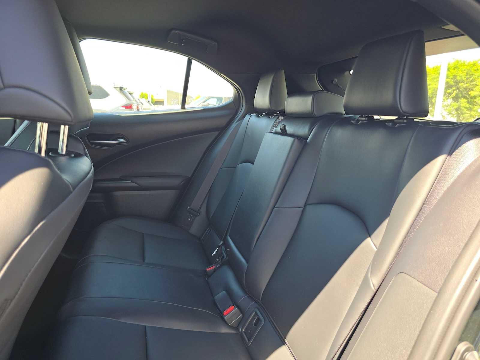 2025 Lexus UX 