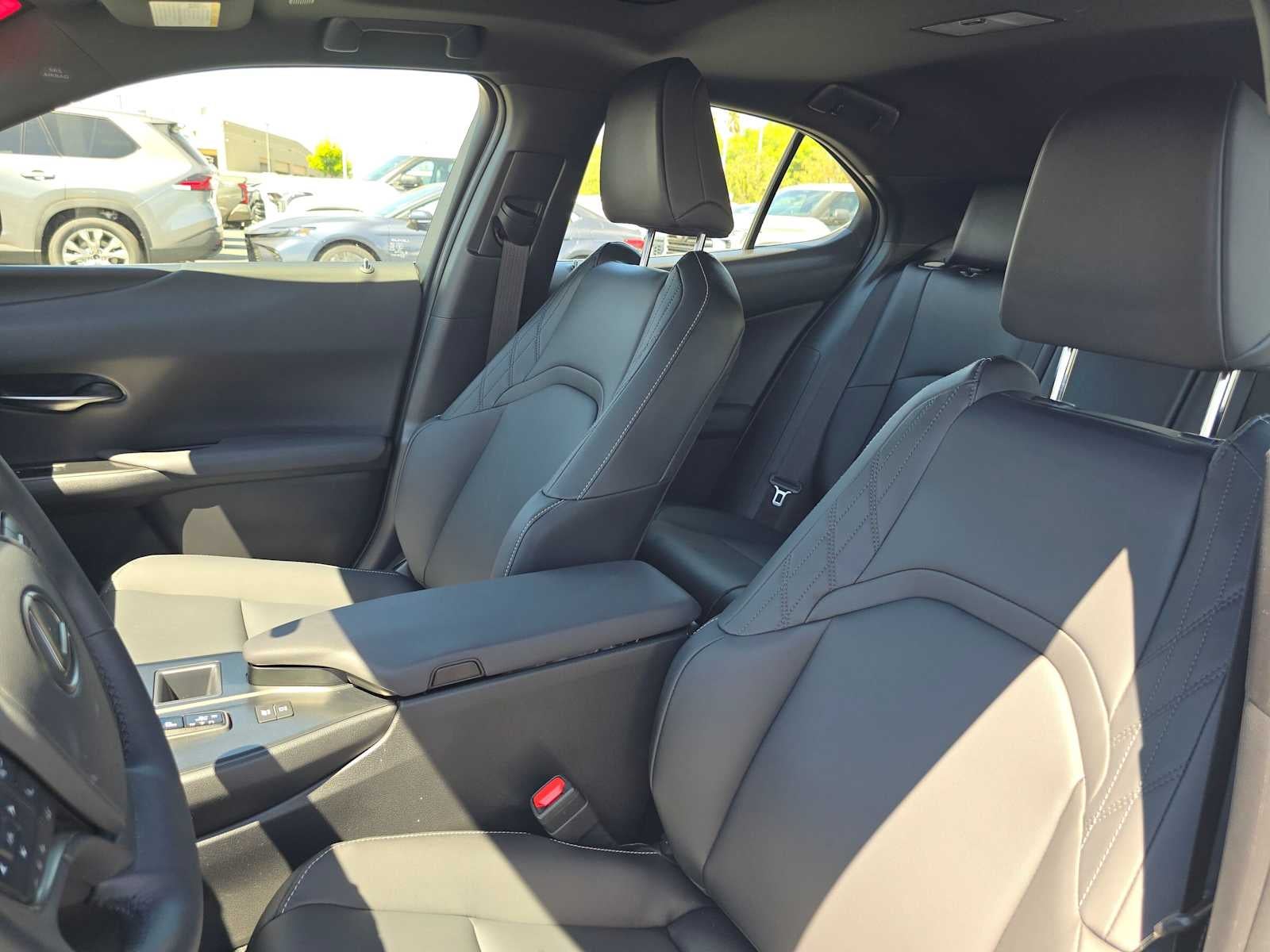 2025 Lexus UX 