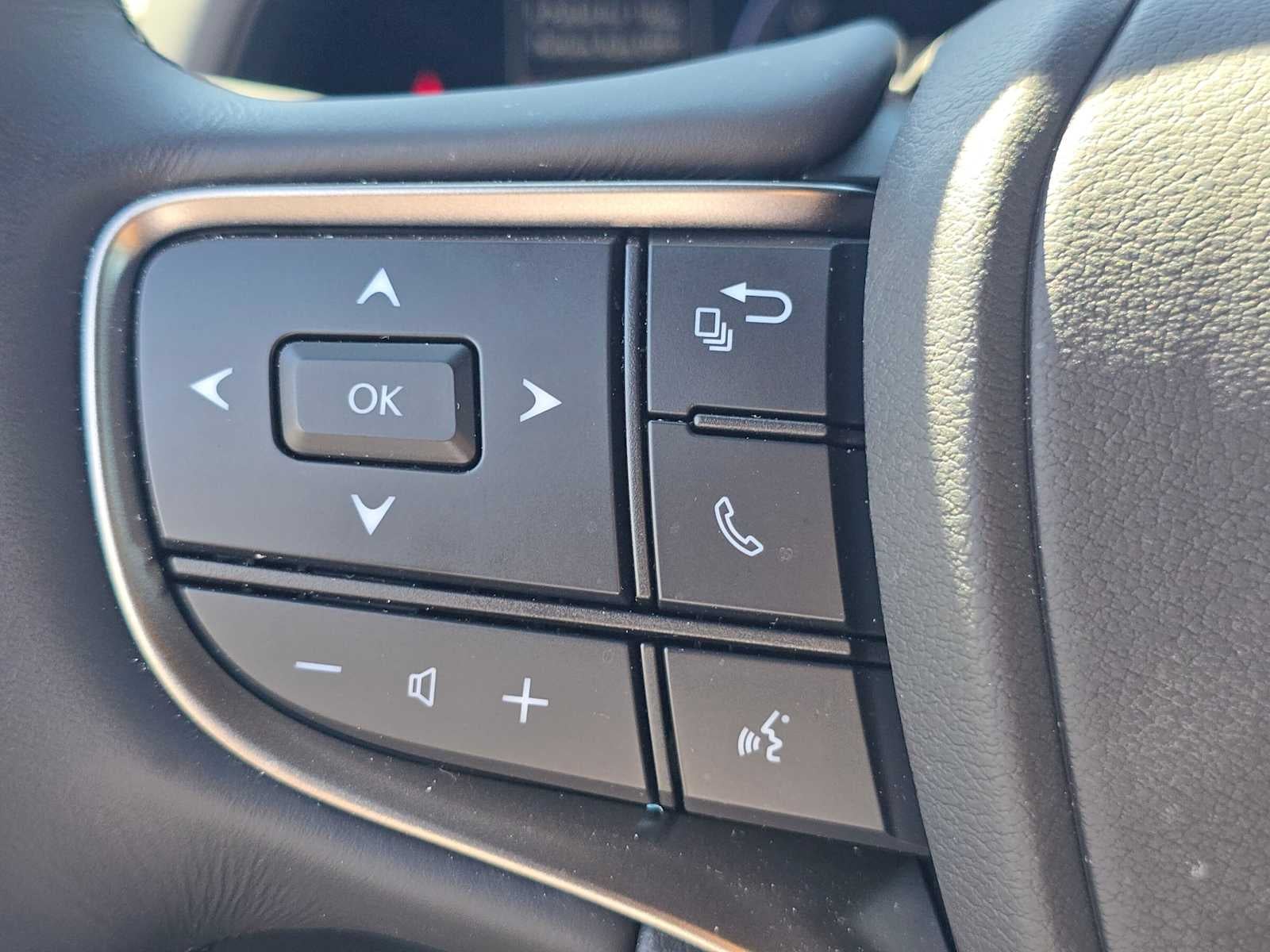 2025 Lexus UX 