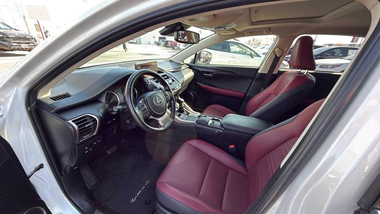 2021 Lexus NX 300h 
