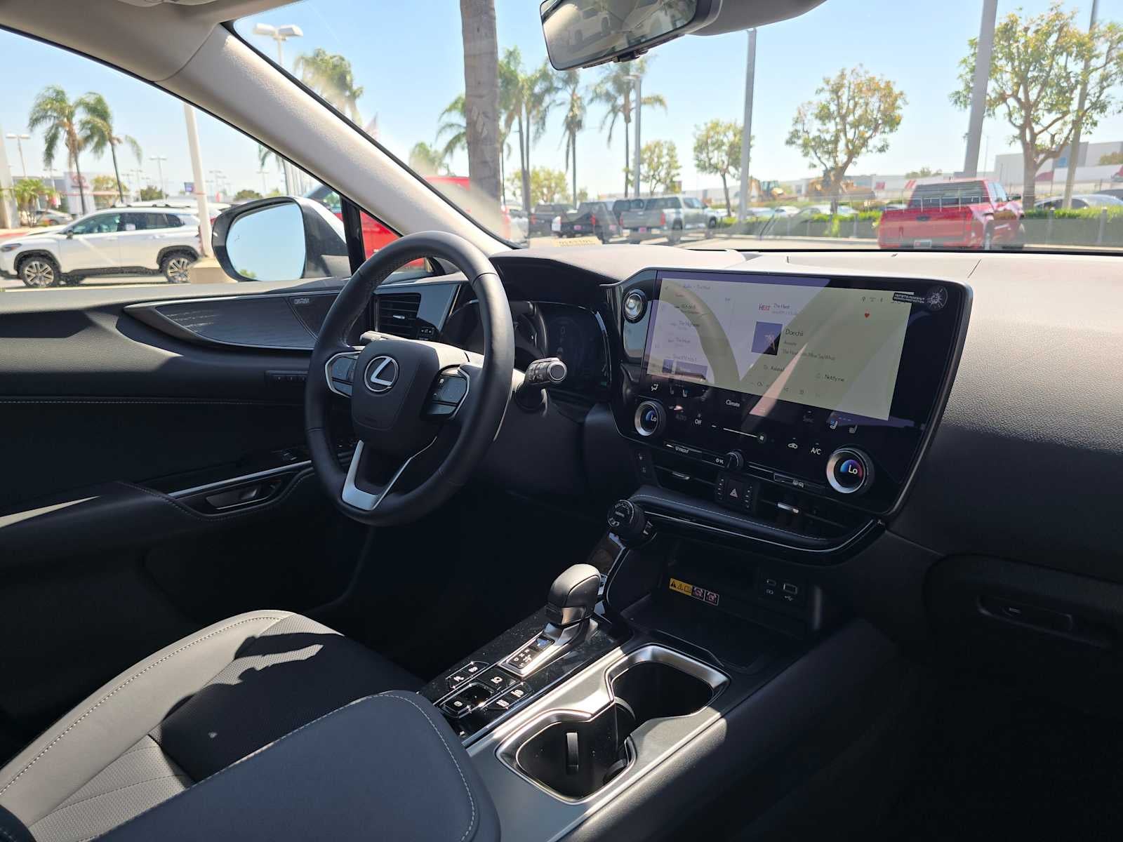 2026 Lexus NX PHEV 450h+ - Photo 11