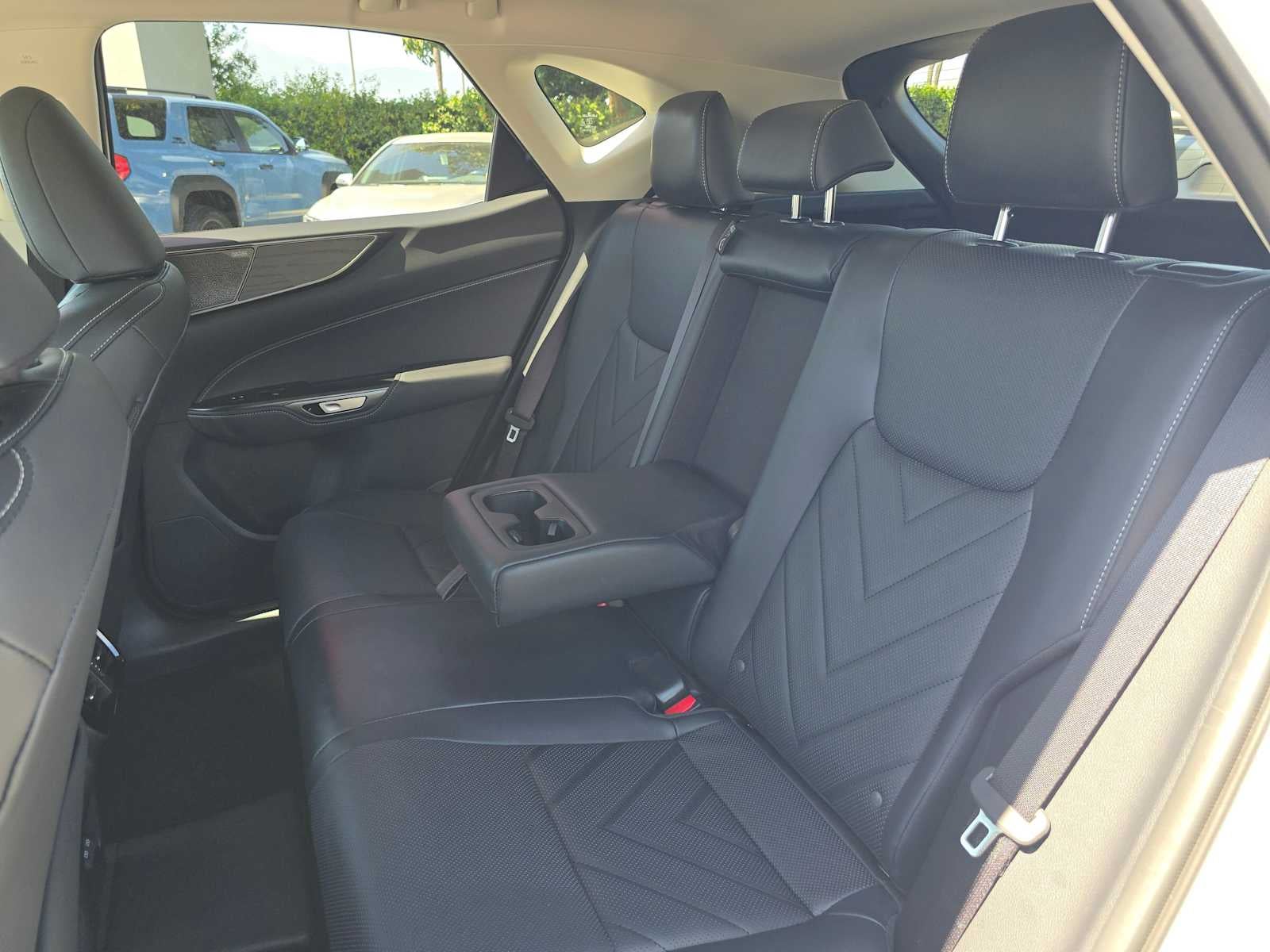 2026 Lexus NX PHEV 450h+ - Photo 18