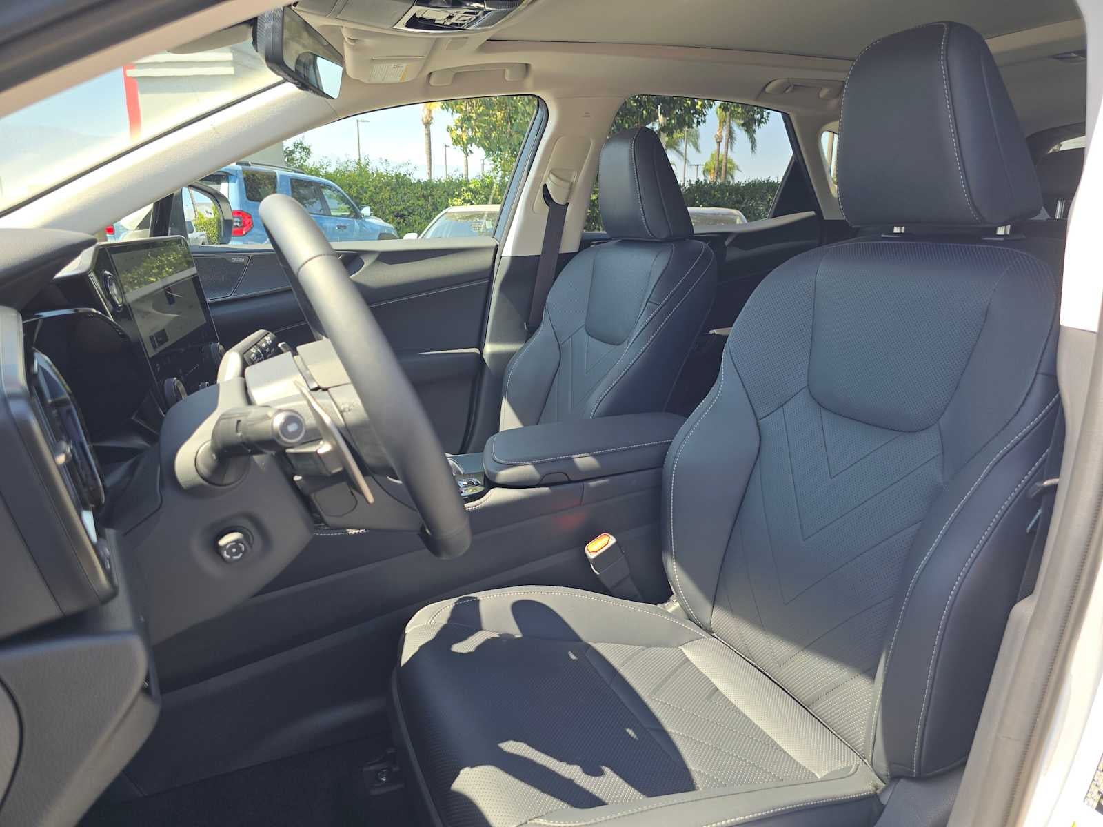 2026 Lexus NX PHEV 450h+ - Photo 22