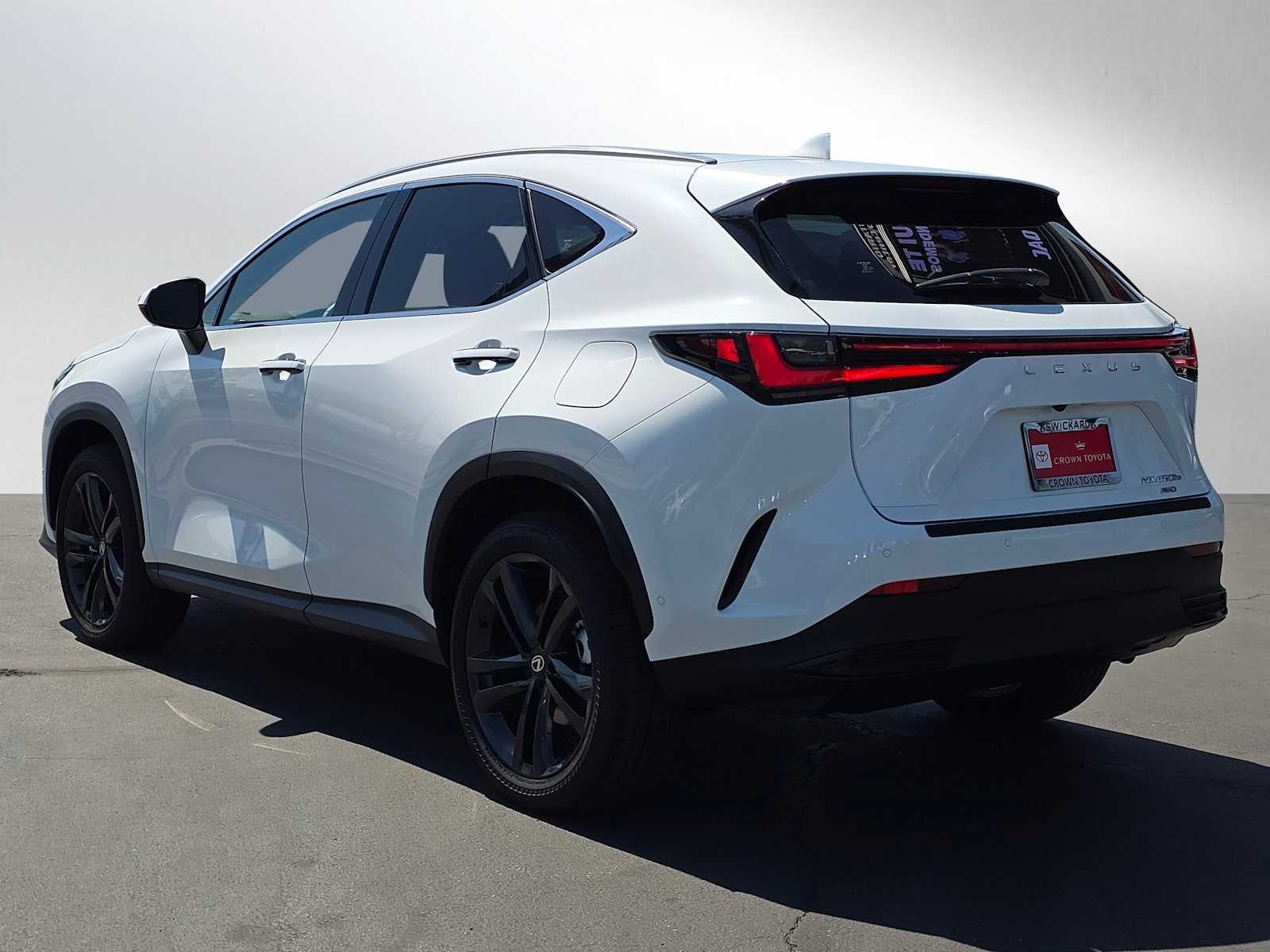 2026 Lexus NX 450h+ Luxury