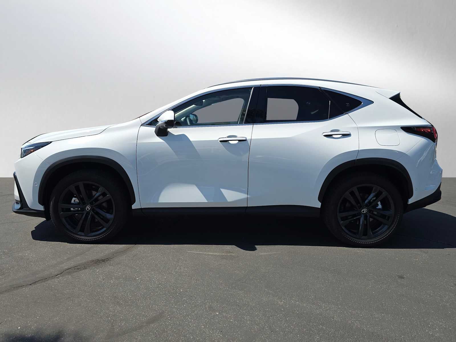 2026 Lexus NX 450h+ Luxury