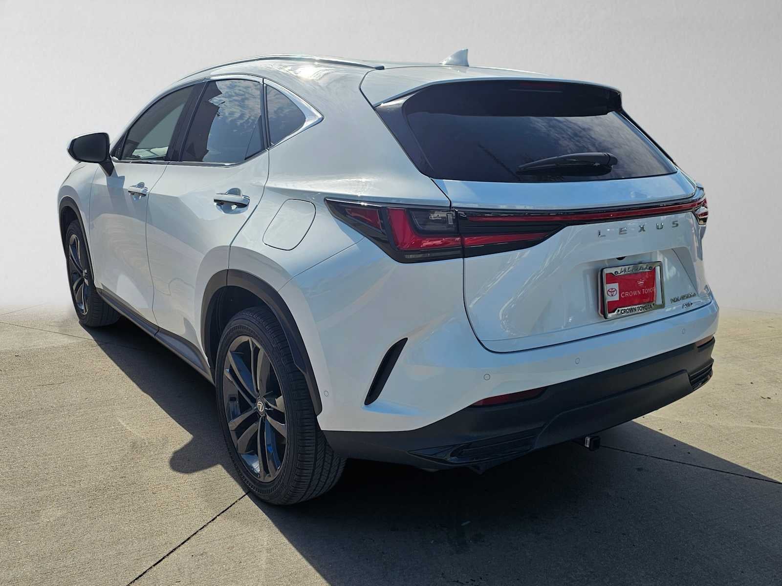 2026 Lexus NX 450h+ Luxury
