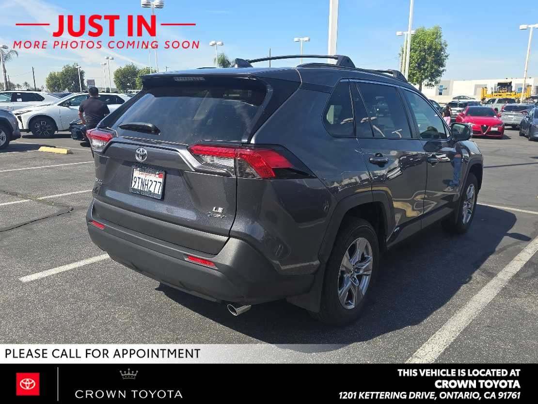 2025 Toyota RAV4 Hybrid LE