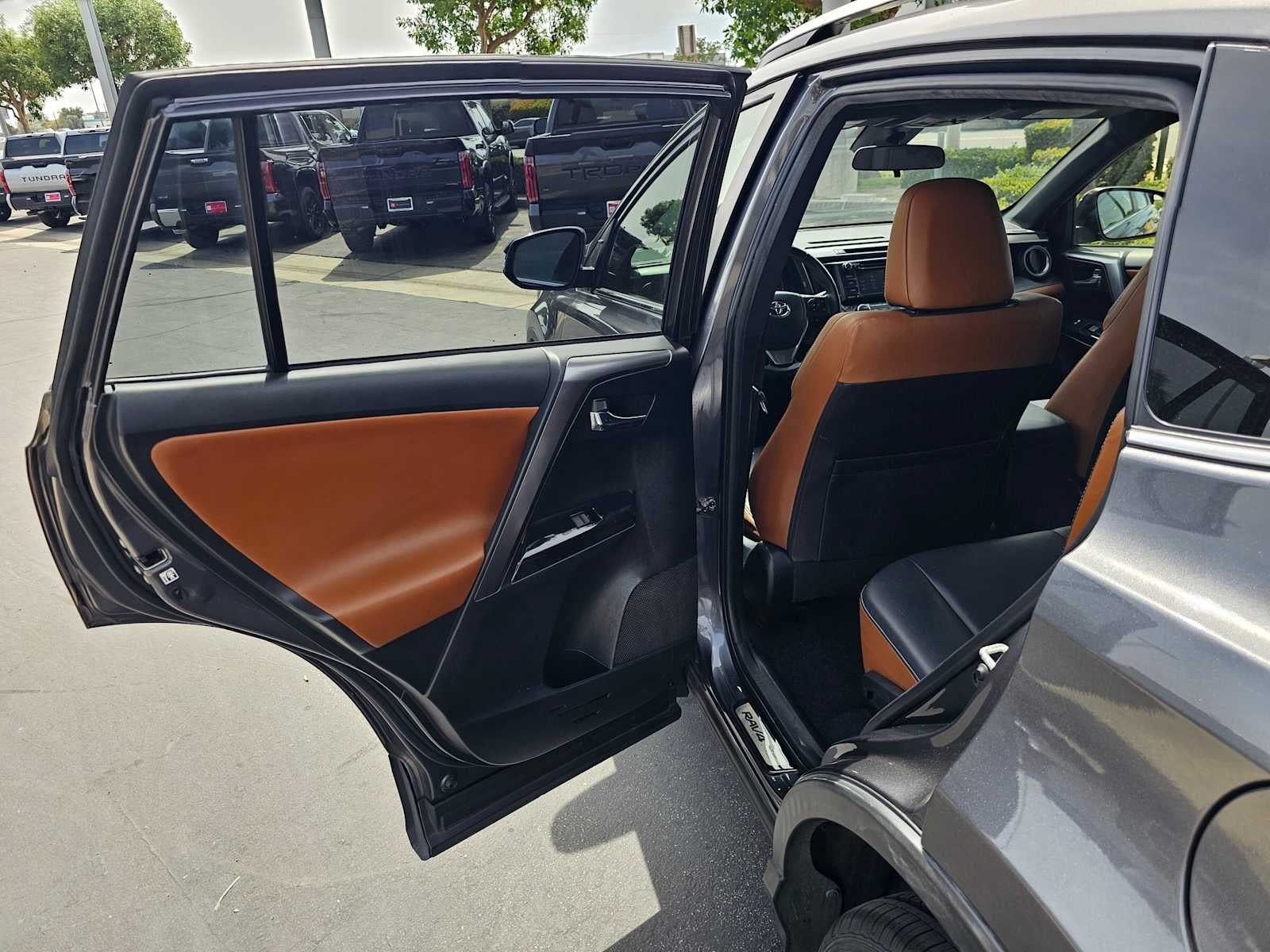 2017 Toyota RAV4 SE