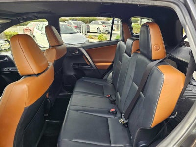 2017 Toyota RAV4 SE
