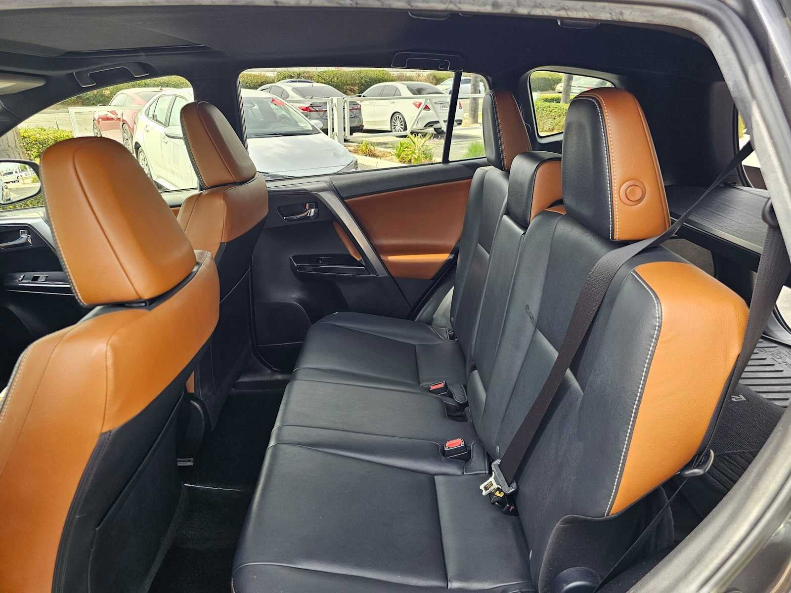 2017 Toyota RAV4 SE
