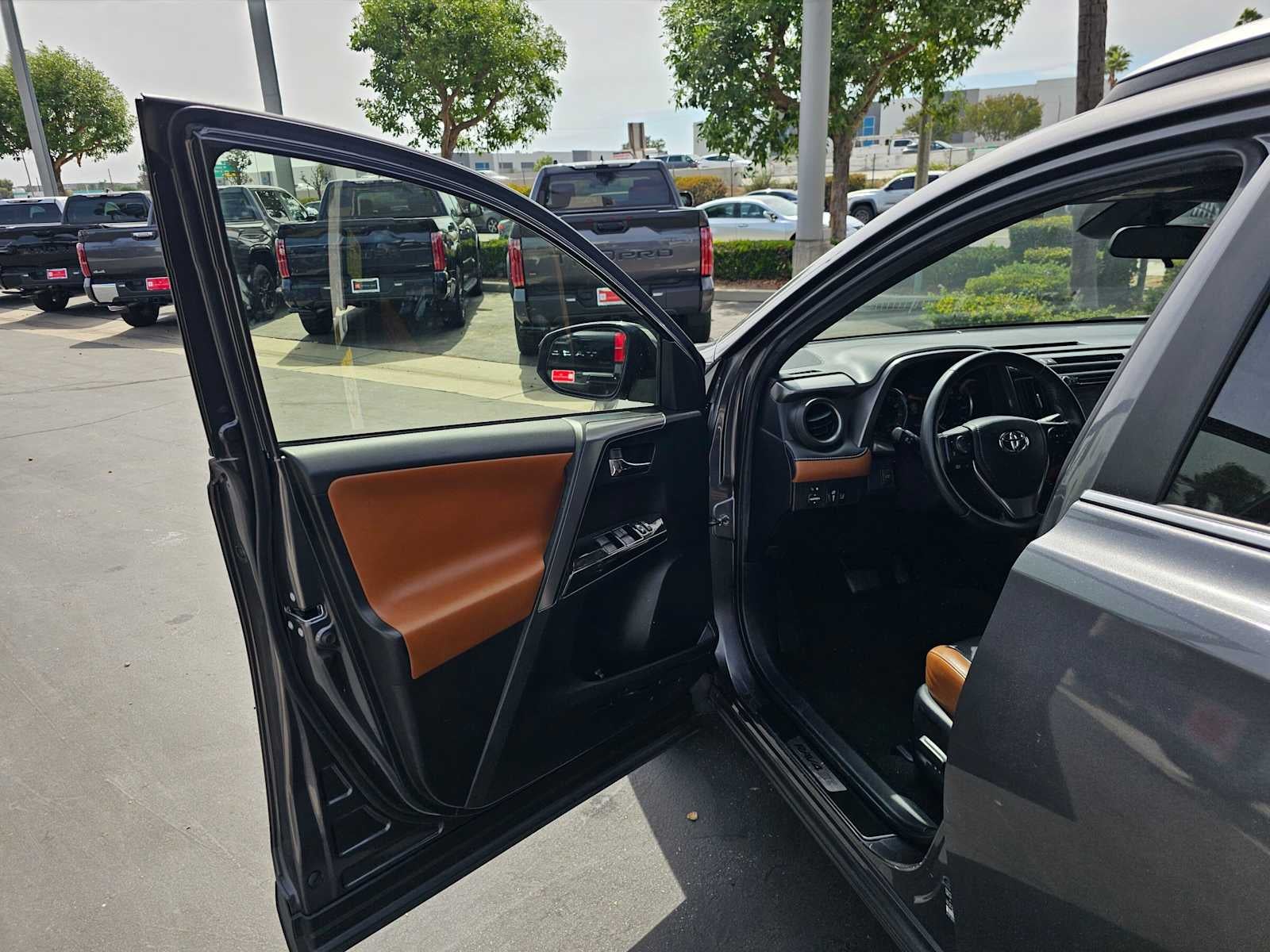 2017 Toyota RAV4 SE