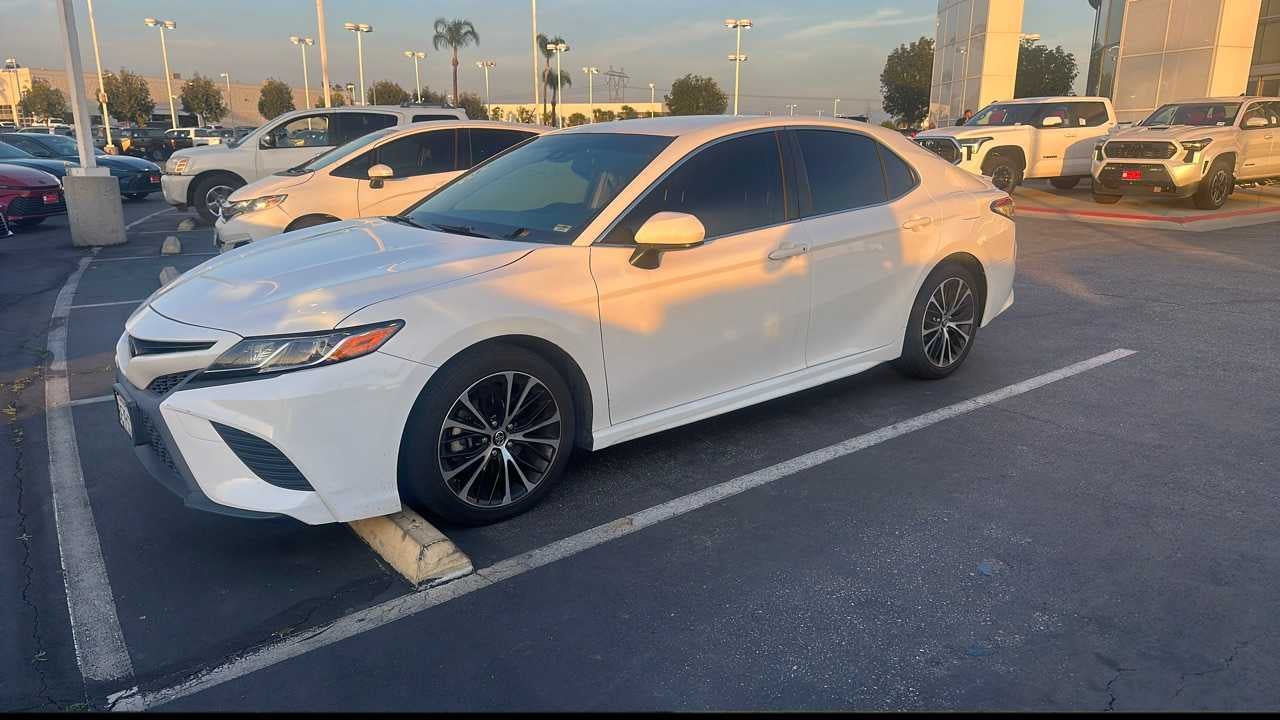 2018 Toyota Camry SE