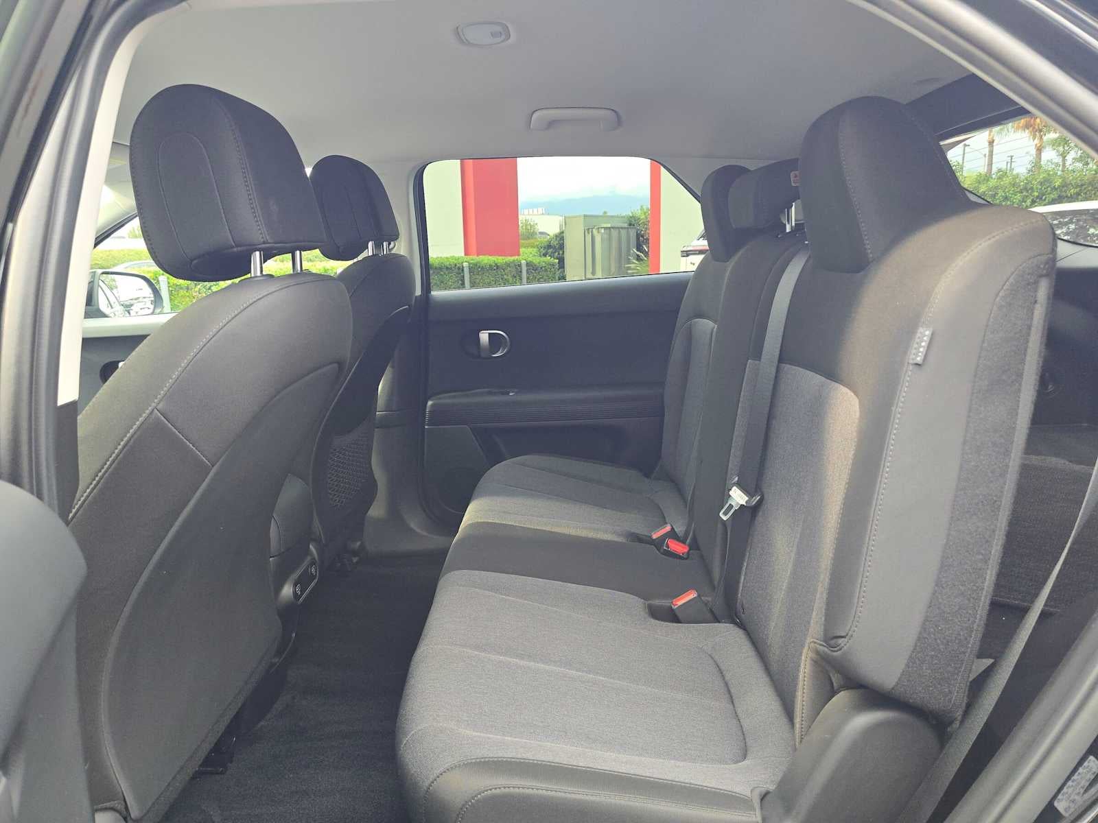2024 Hyundai IONIQ 5 SE Standard Range