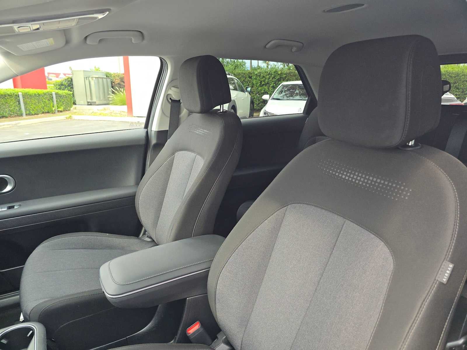 2024 Hyundai IONIQ 5 SE Standard Range