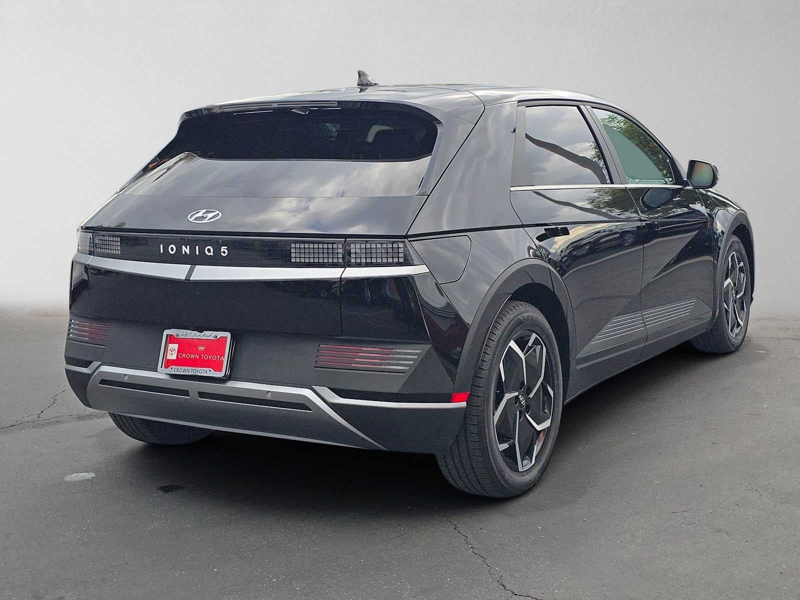 2024 Hyundai IONIQ 5 SE Standard Range