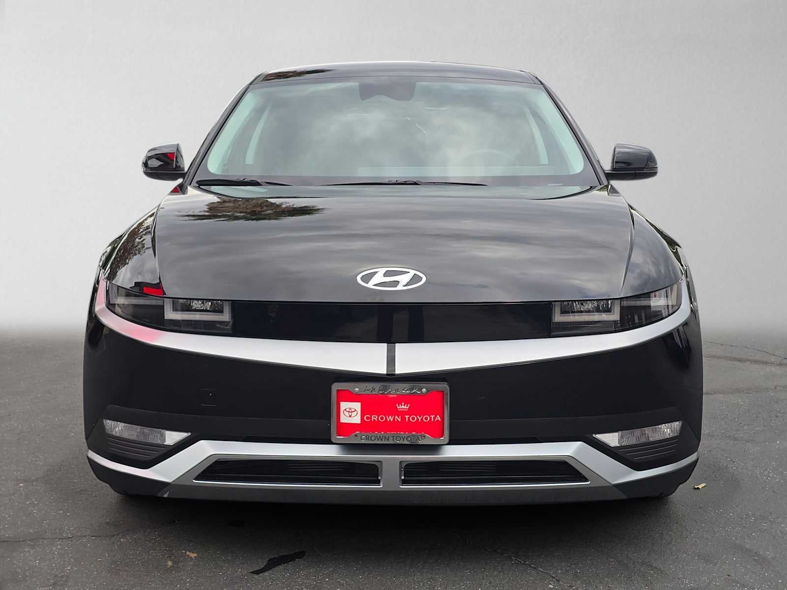 2024 Hyundai IONIQ 5 SE Standard Range
