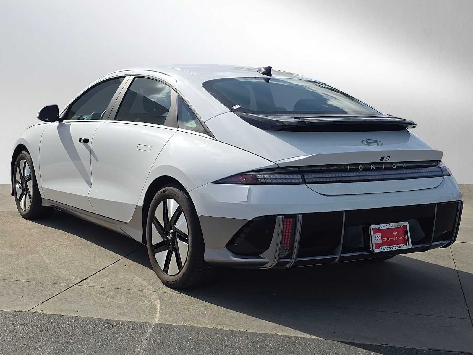 2024 Hyundai IONIQ 6 SE