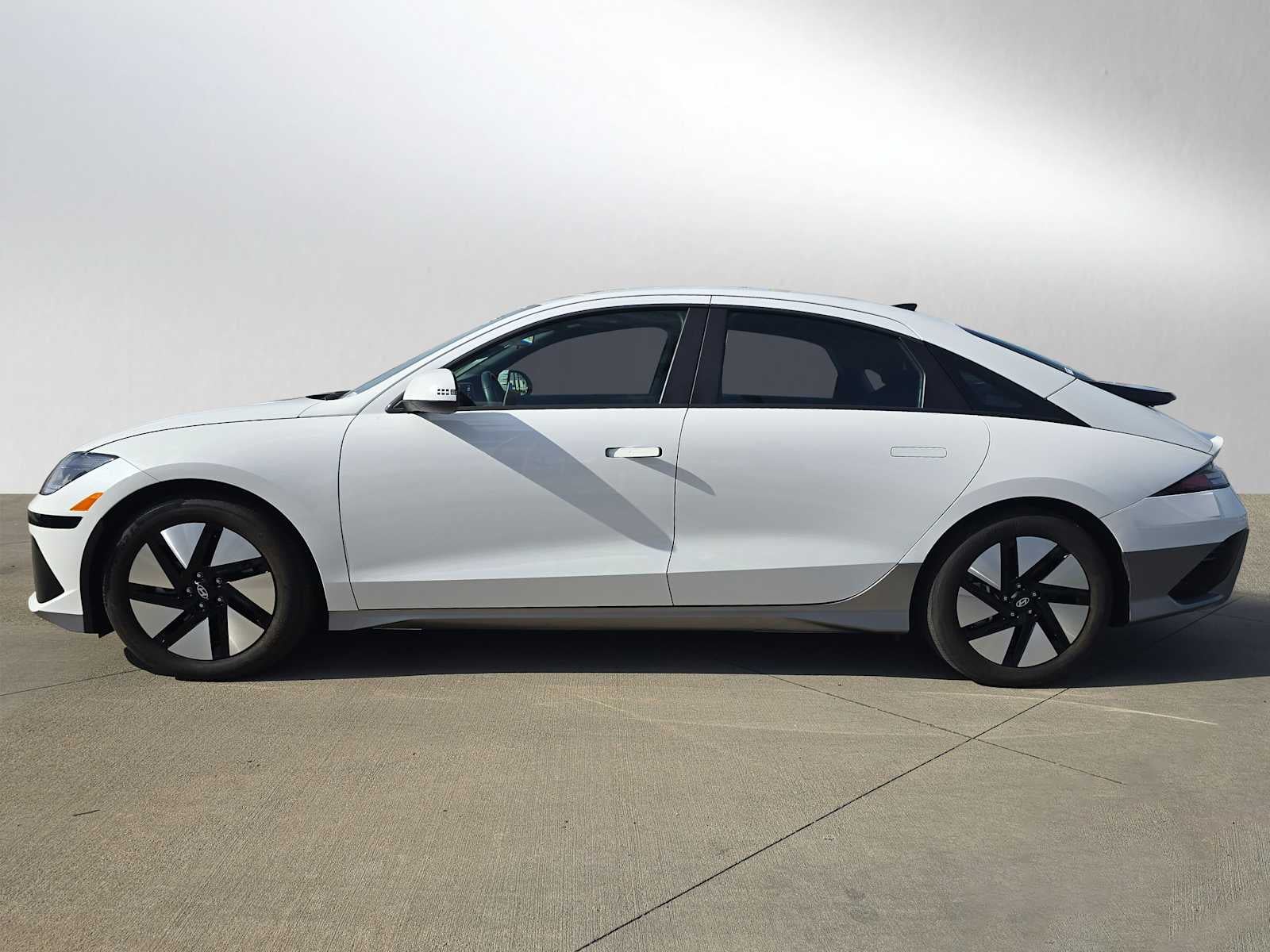 2024 Hyundai IONIQ 6 SE