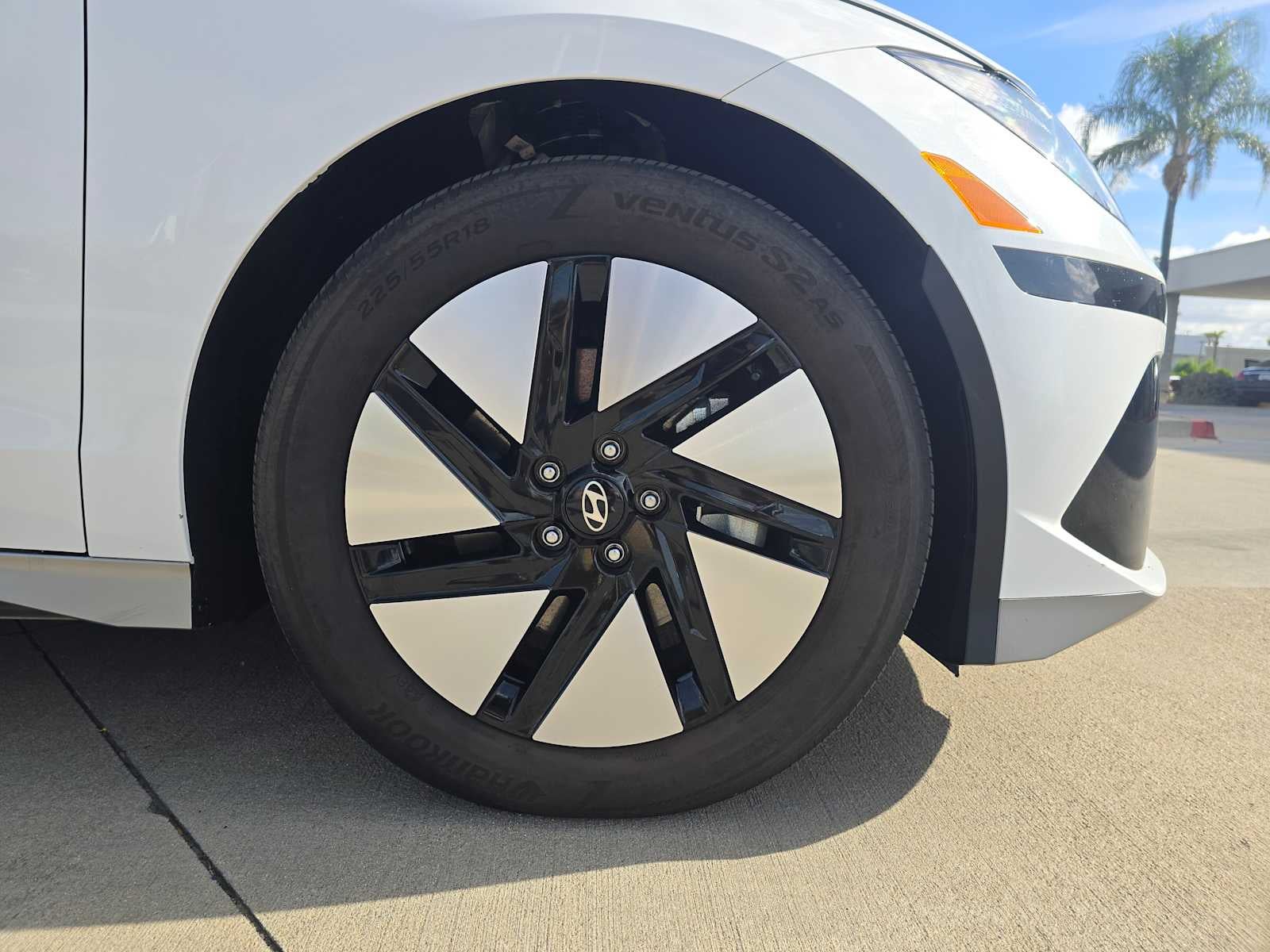 2024 Hyundai IONIQ 6 SE