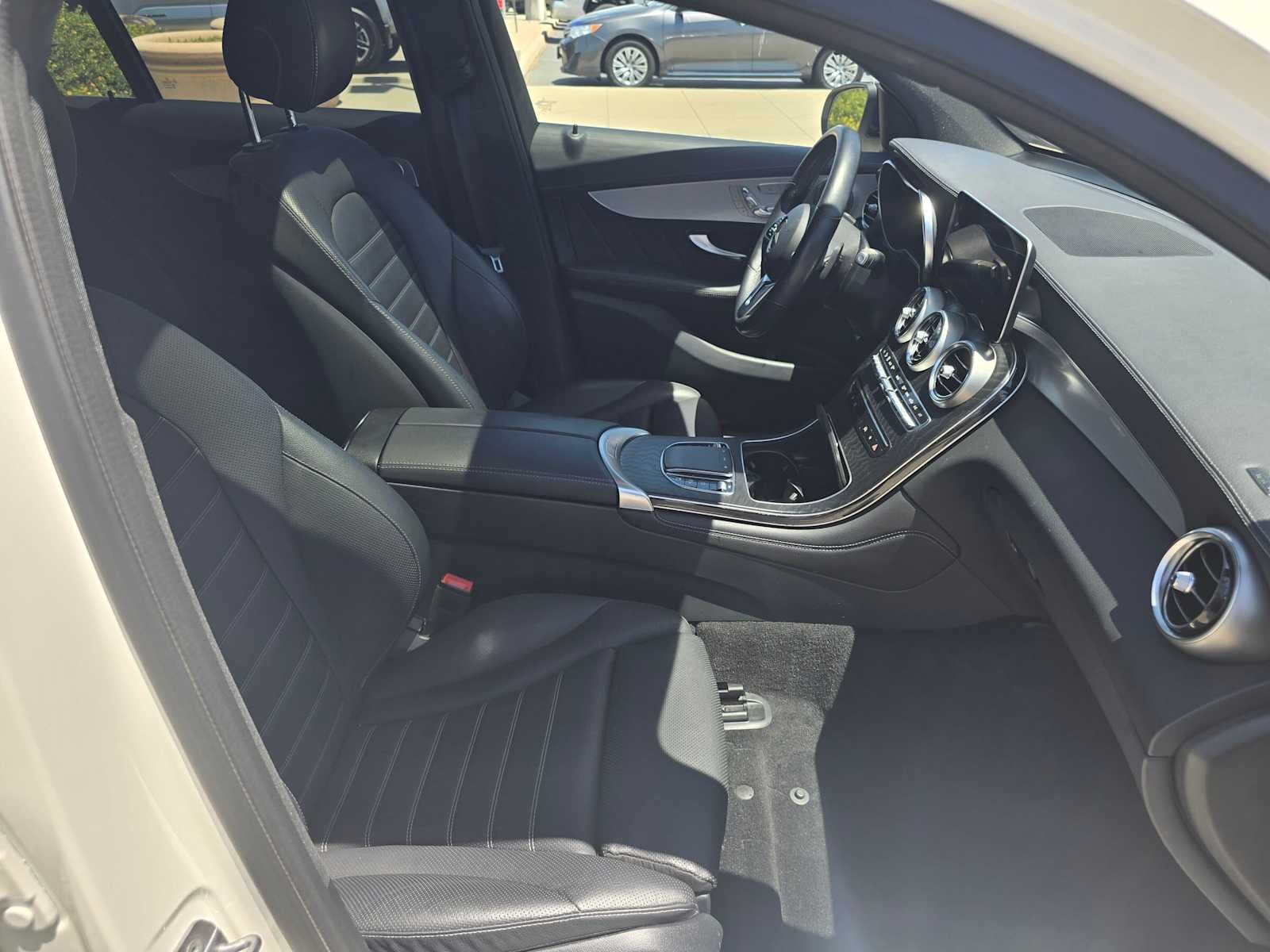 2021 Mercedes-Benz GLC 300 GLC 300